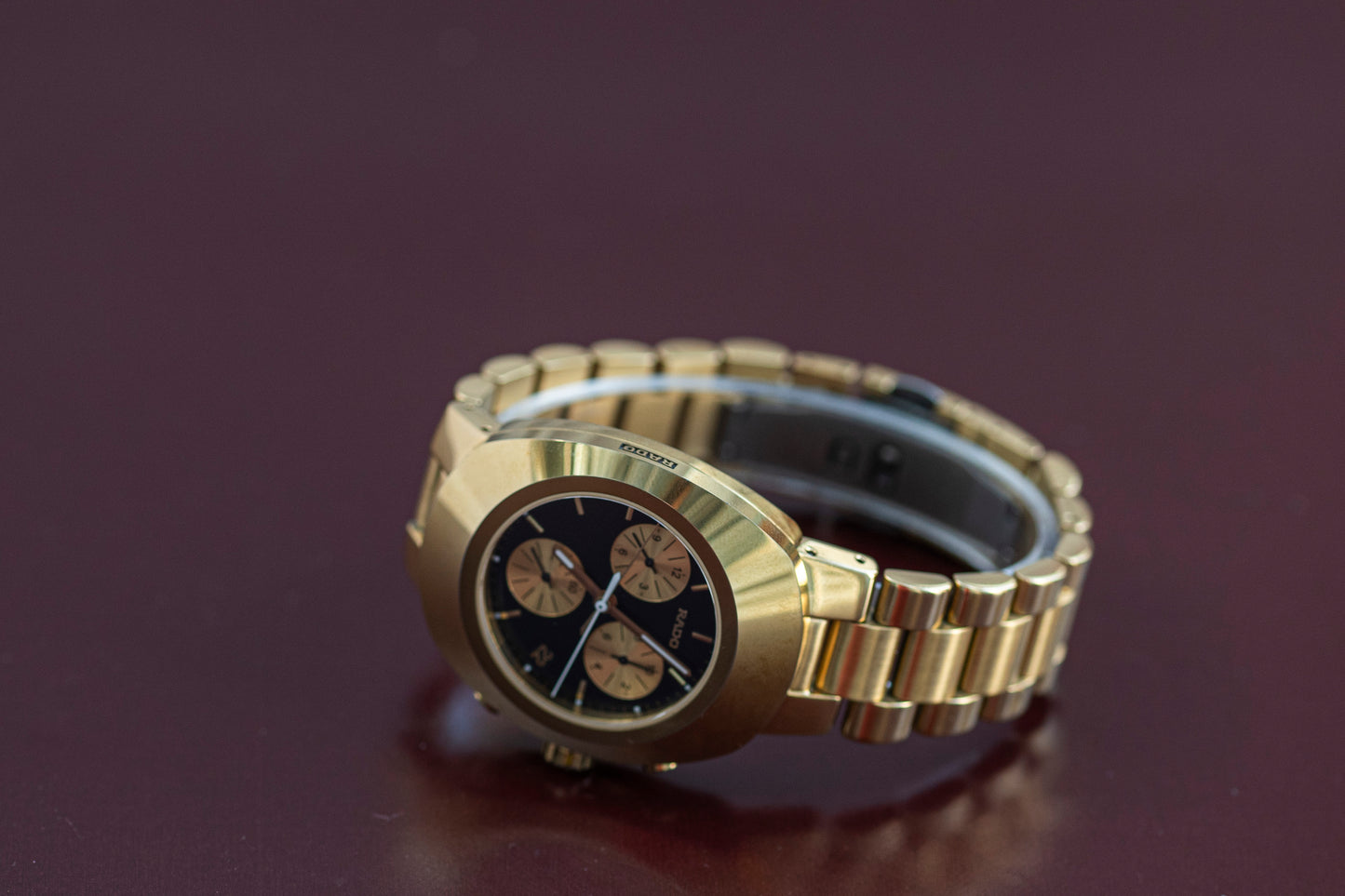 RADO D-STAR CHRONOGRAPH GOLD-TONE BLACK DIAL SWISS QUARTZ PRELOVED WATCH