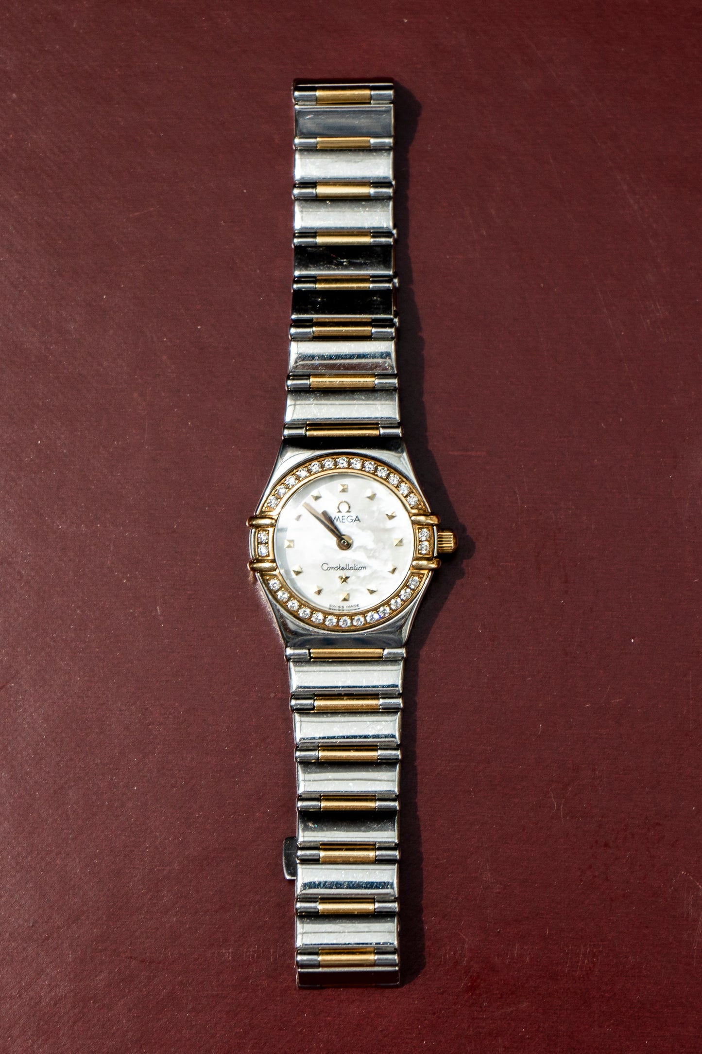 OMEGA CONSTELLATION MINI TWO-TONE MOTHER OF PEARL 18K GOLD FACTORY DIAMONDS SWISS QUARTZ PRELOVED WATCH