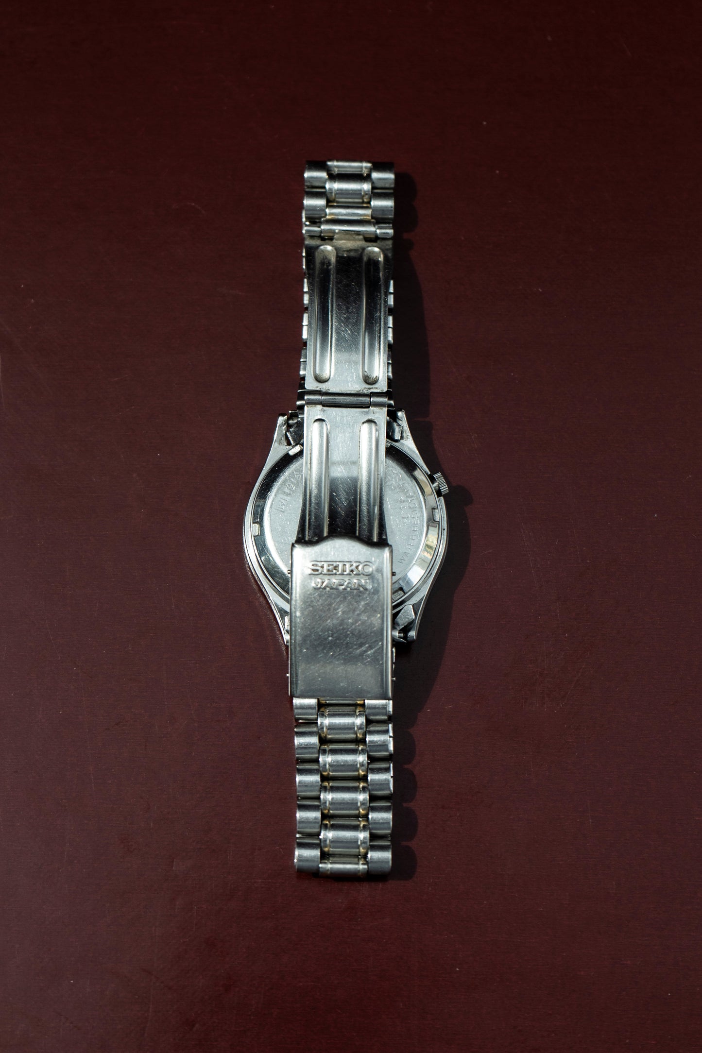 SEIKO 5 AUTOMATIC 23 JEWELS BLUE TEXTURED DIAL DAY-DATE STAINLESS STEEL JAPAN VINTAGE PRELOVED WATCH