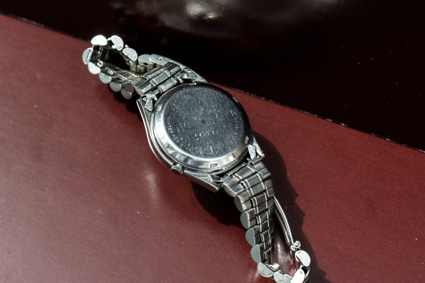 SEIKO 5 AUTOMATIC 23 JEWELS BLUE TEXTURED DIAL DAY-DATE STAINLESS STEEL JAPAN VINTAGE PRELOVED WATCH