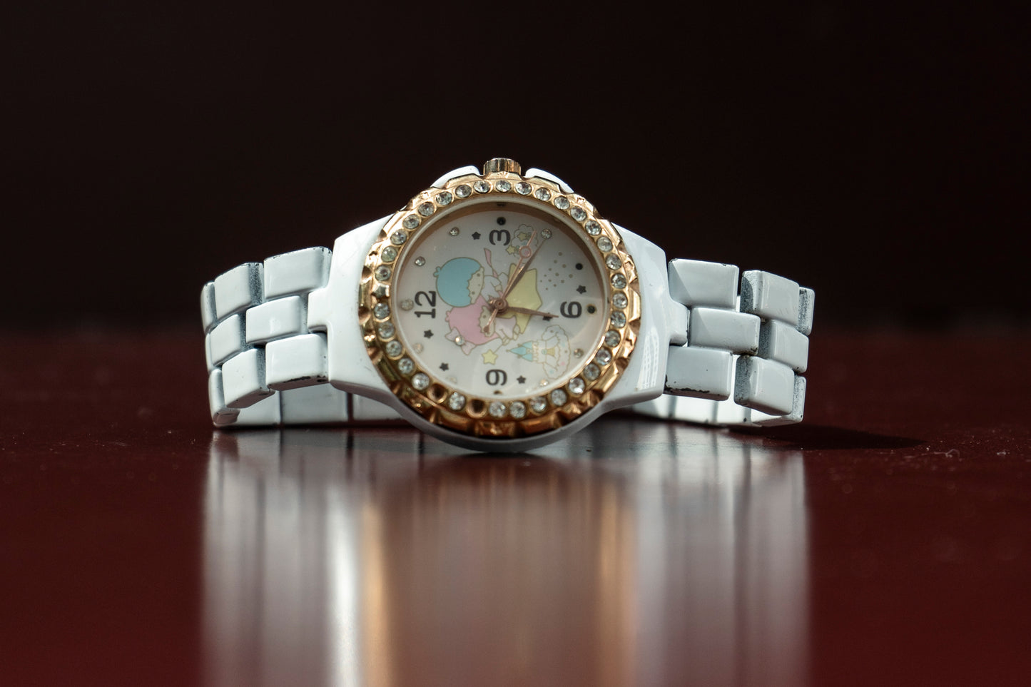 SANRIO LITTLE TWIN STARS WHITE CERAMIC CRYSTAL BEZEL QUARTZ PRELOVED WATCH