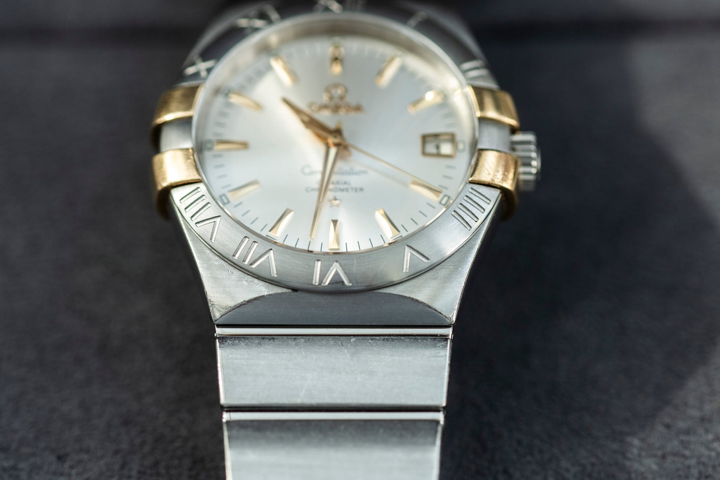 OMEGA CONSTELLATION CO-AXIAL CHRONOMETER AUTOMATIC MOTHER OF PEARL DIAL TWO TONE SWISS PRELOVED WATCH