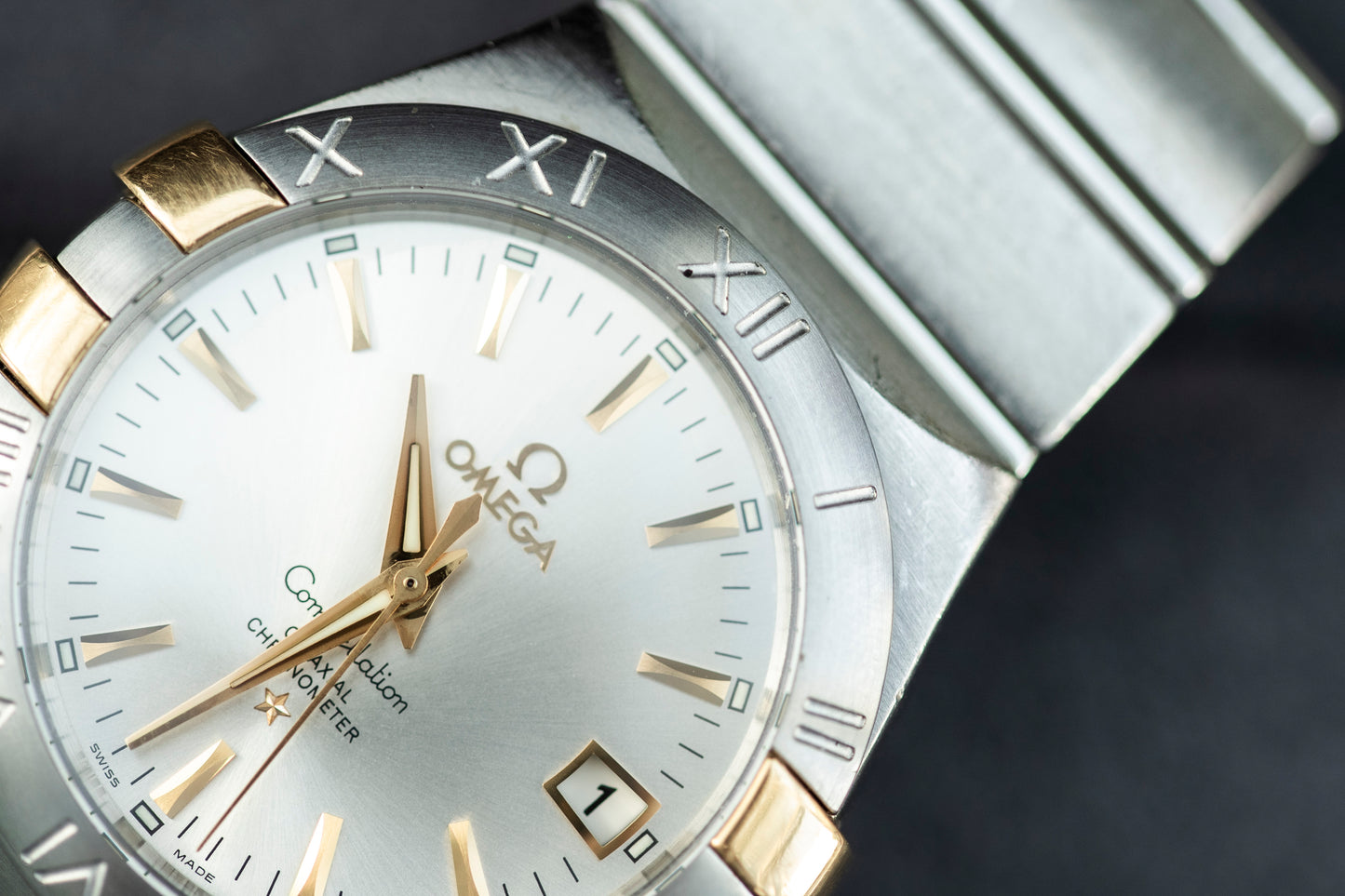 OMEGA CONSTELLATION CO-AXIAL CHRONOMETER AUTOMATIC MOTHER OF PEARL DIAL TWO TONE SWISS PRELOVED WATCH