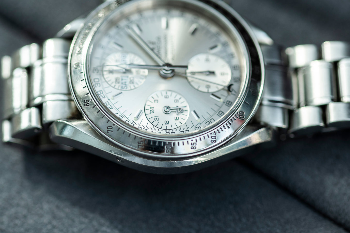 OMEGA SPEEDMASTER TRIPLE DATE AUTOMATIC CHRONOGRAPH SILVER DIAL SWISS PRELOVED WATCH