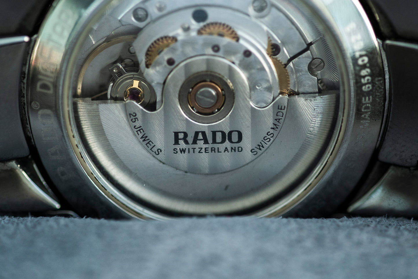 RADO D-STAR AUTOMATIC WHITE DIAL TITANIUM SWISS PRELOVED WATCH