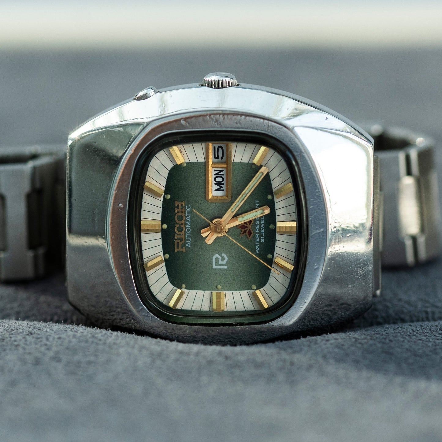 RICOH AUTOMATIC DAY-DATE GREEN DIAL STAINLESS STEEL VINTAGE JAPAN PRELOVED WATCH