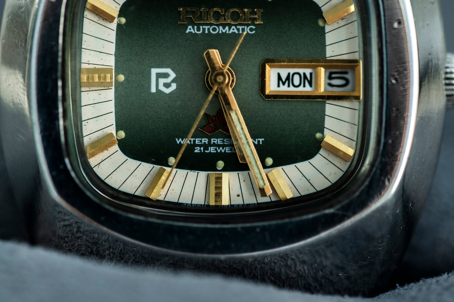 RICOH AUTOMATIC DAY-DATE GREEN DIAL STAINLESS STEEL VINTAGE JAPAN PRELOVED WATCH