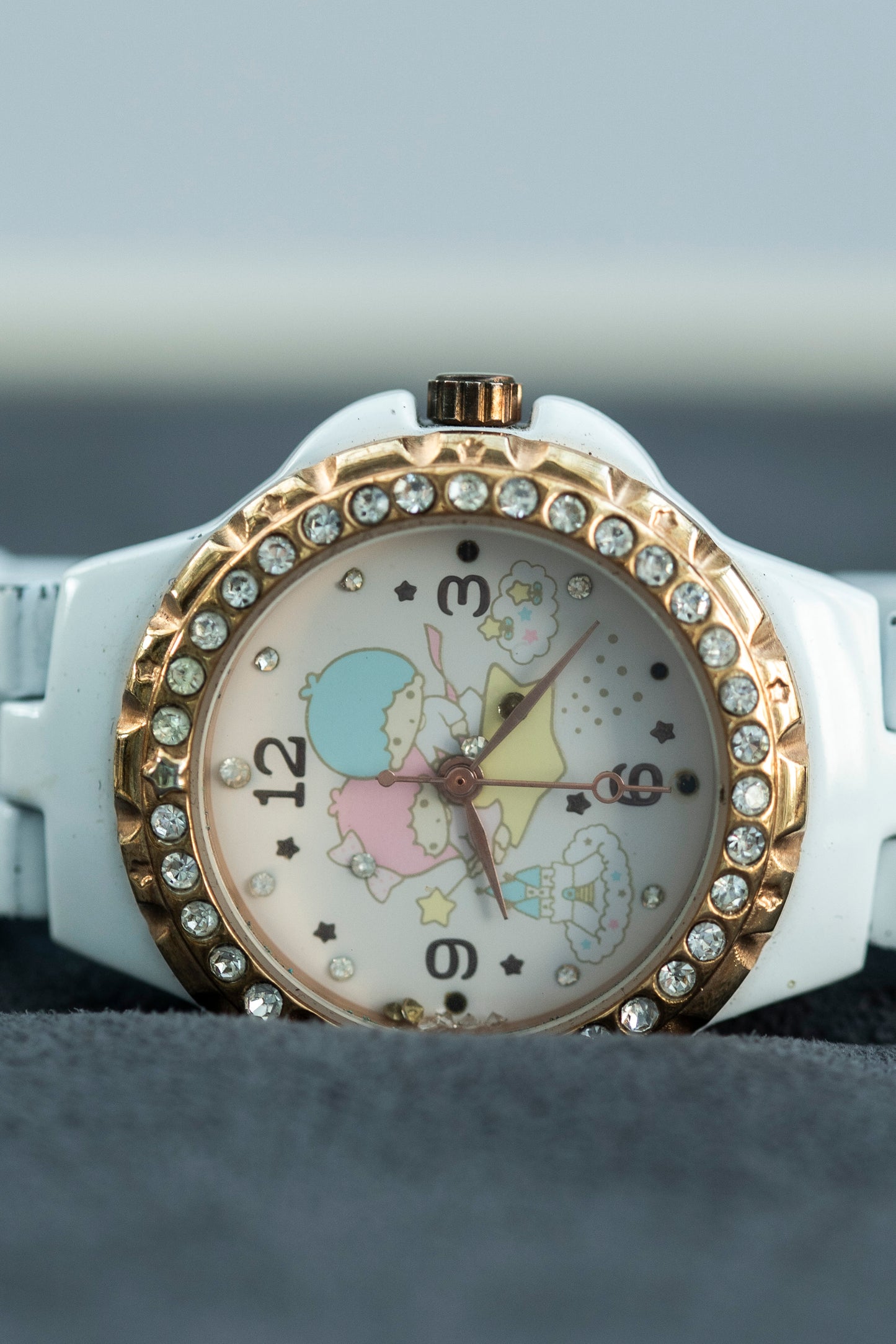 SANRIO LITTLE TWIN STARS WHITE CERAMIC CRYSTAL BEZEL QUARTZ PRELOVED WATCH
