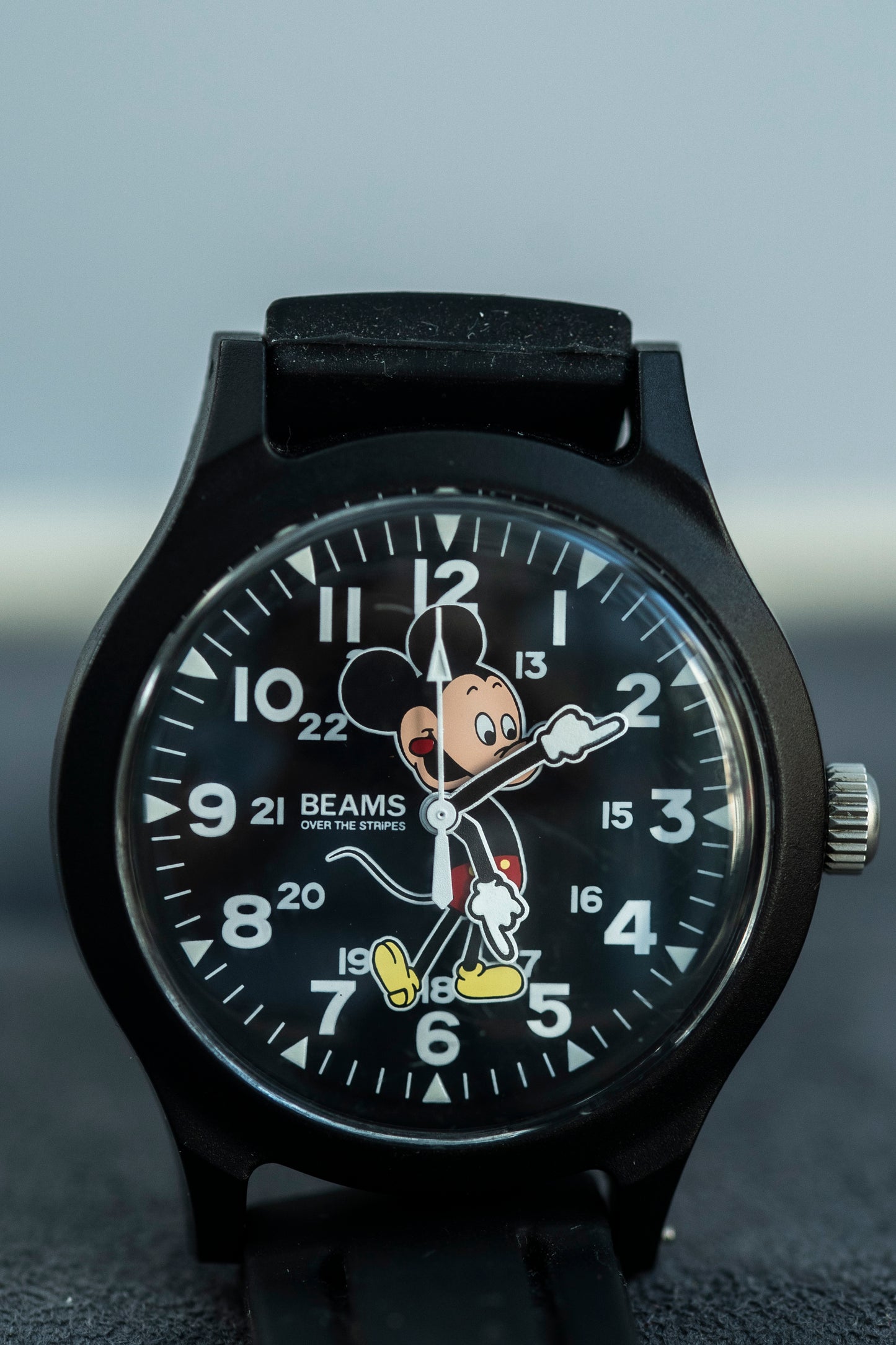 BEAMS × MICKEY MOUSE BLACK QUARTZ PRELOVED WATCH WITH SILICONE STRAP