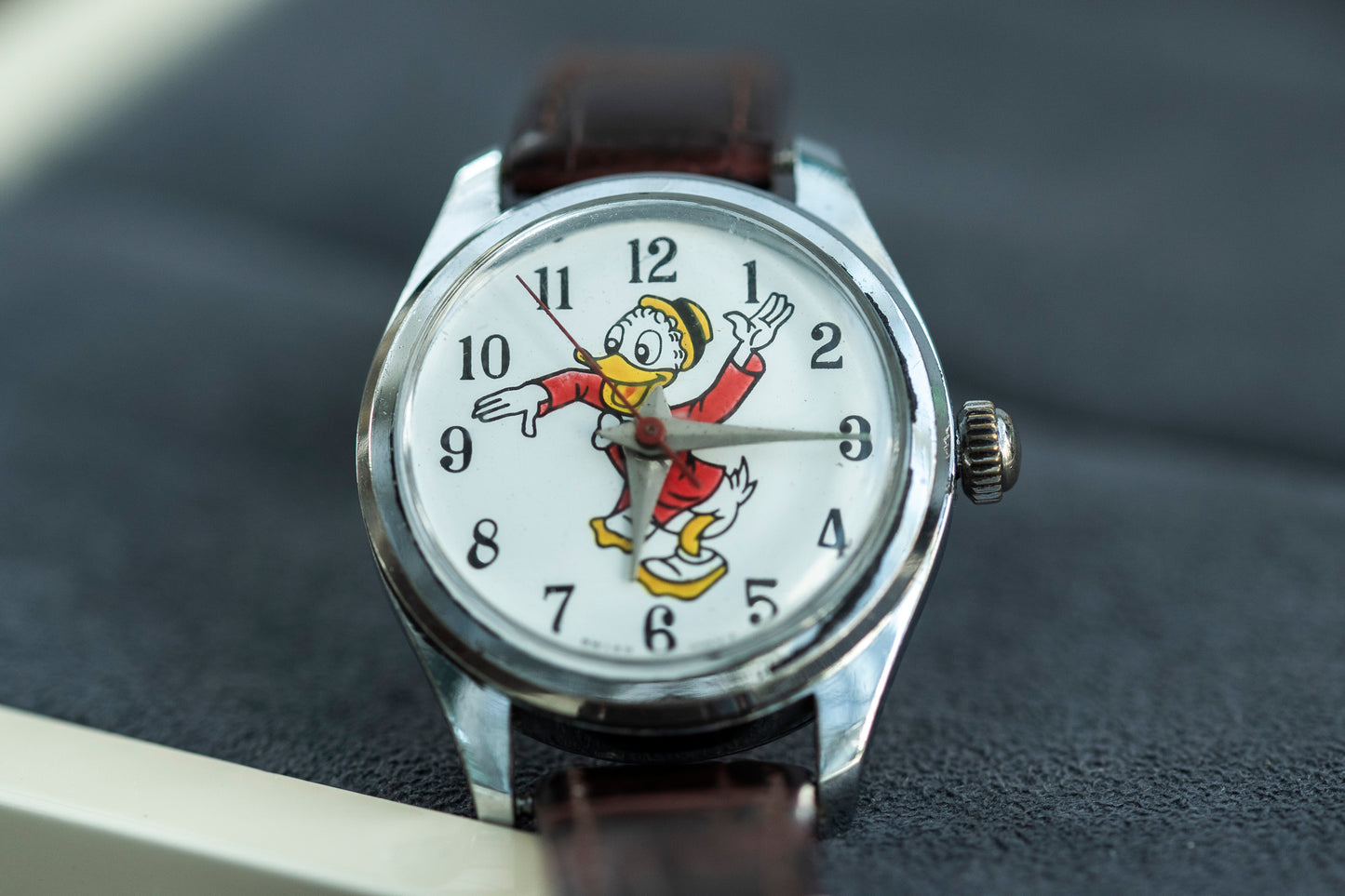 VINTAGE DONALD DUCK CHARACTER DIAL QUARTZ FAHION PRELOVED WATCH