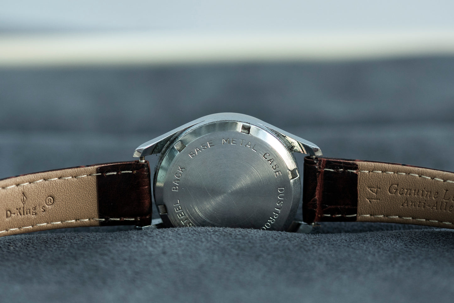 VINTAGE DONALD DUCK CHARACTER DIAL QUARTZ FAHION PRELOVED WATCH
