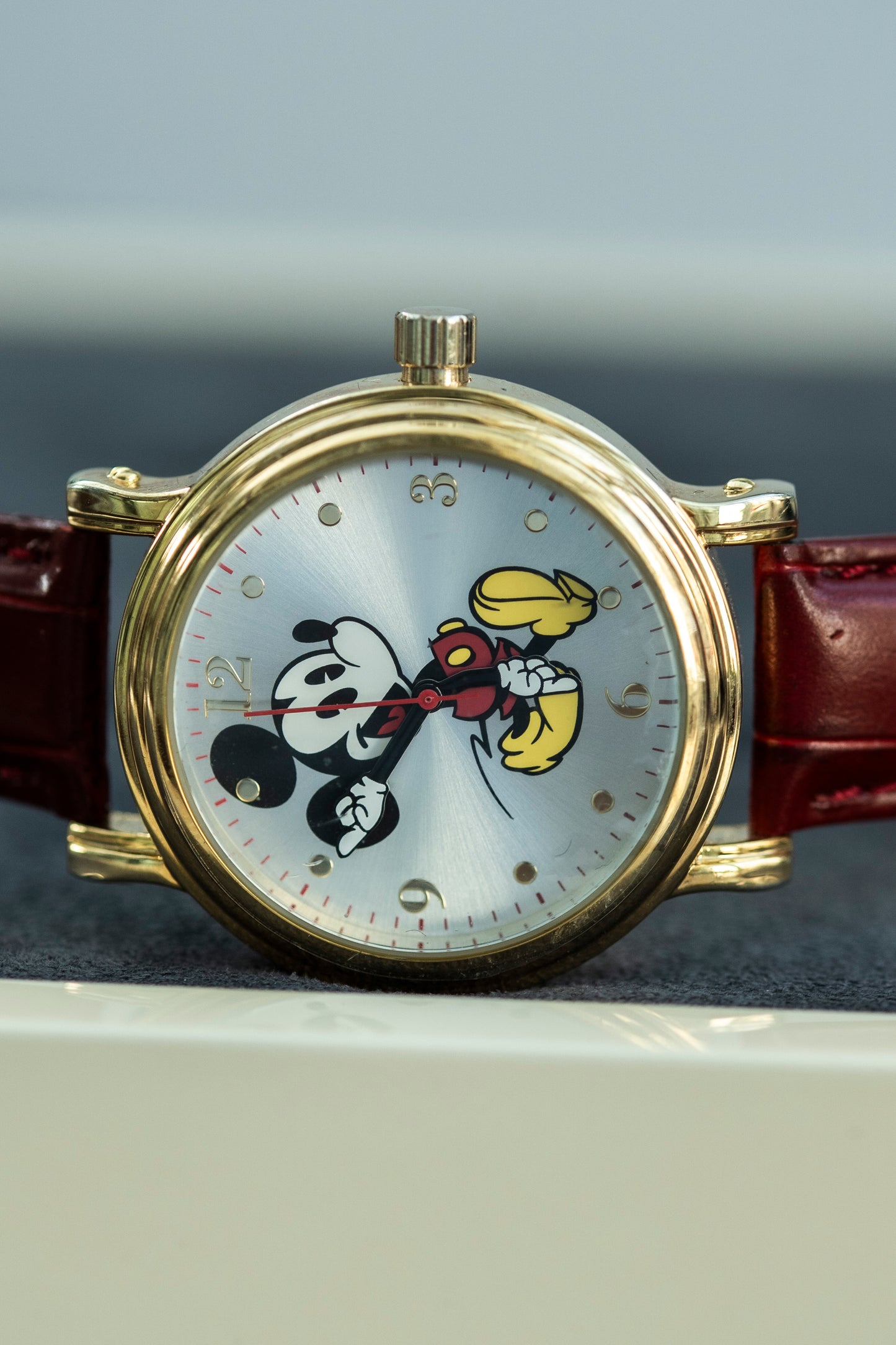 DISNEY MICKEY MOUSE CITIZEN QUARTZ SILVER SUNBURST DIAL PRELOVED WATCH