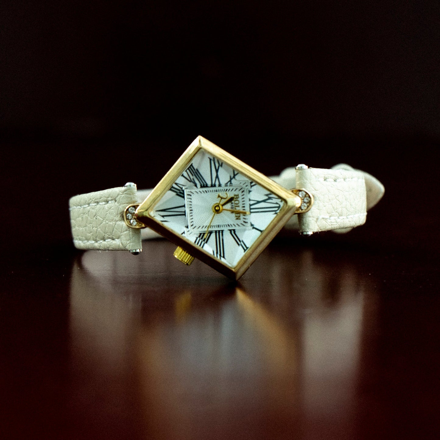 BOLUN DIAMOND-SHAPED DIAL QUARTZ BEIGE STRAP BRAND NEW FASHION WATCH&nbsp;