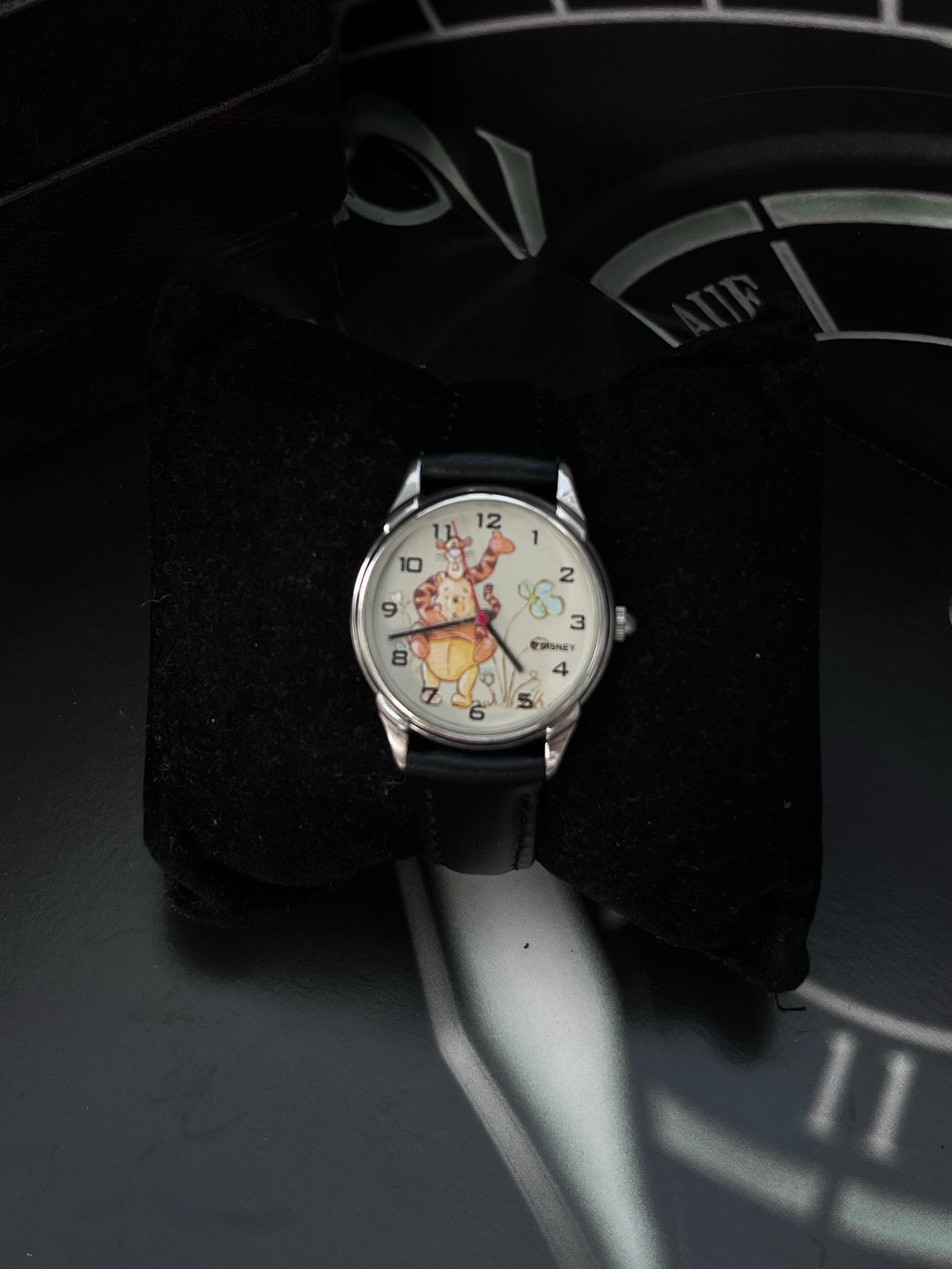DISNEY WINNIE THE POOH STEEL QUARTZ WATCH