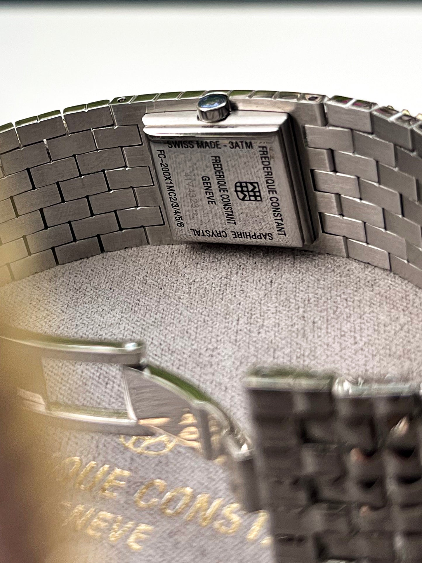 FREDERIQUE CONSTANT PYRAMID QUARTZ SWISS PRELOVED WATCH