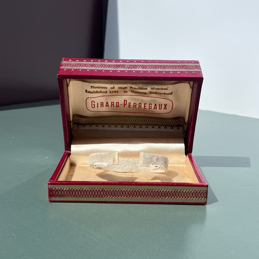 VINTAGE GIRARD-PERREGAUX SWISS PRELOVED WATCH PRESENTATION BOX RED COLLECTOR CASE