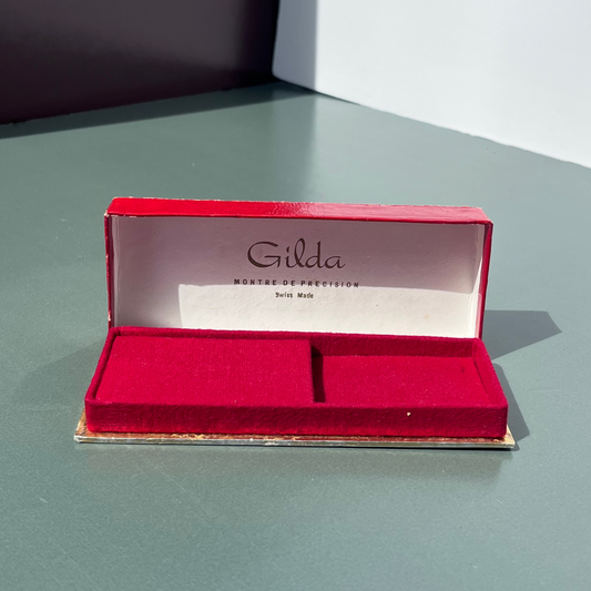 VINTAGE GILDA SWISS MADE WATCH PRESENTATION BOX RED PRELOVED DISPLAY CASE