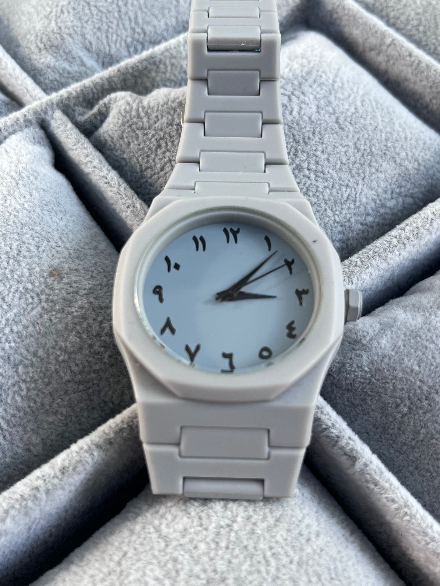 ARABIC DIAL QUARTZ GREY RESIN FASHION BRAND NEW WATCH