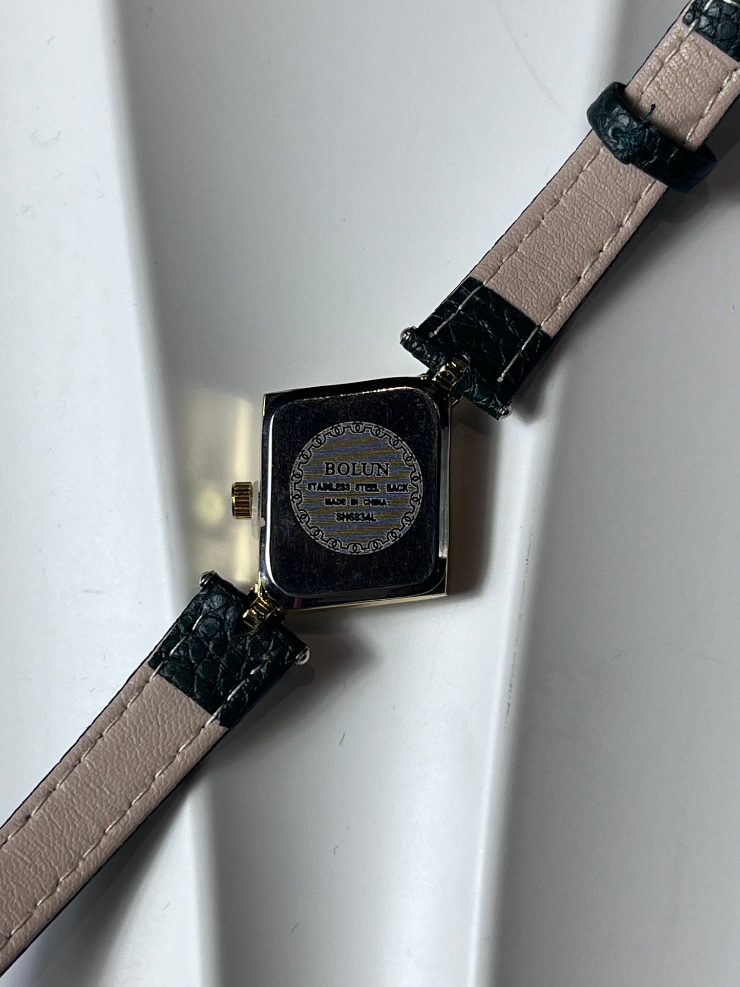 BOLUN DIAMOND-SHAPED DIAL QUARTZ GREEN STRAP BRAND NEW FASHION WATCH