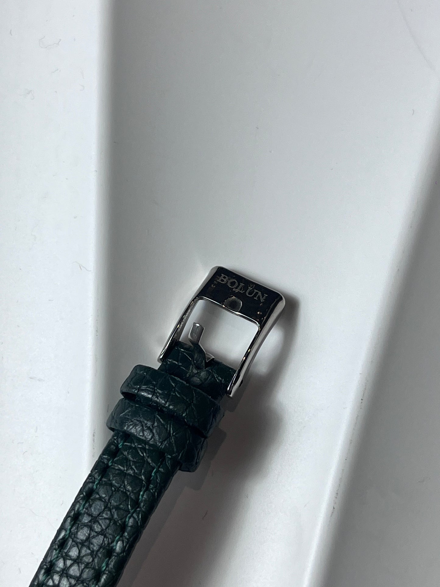 BOLUN DIAMOND-SHAPED DIAL QUARTZ GREEN STRAP BRAND NEW FASHION WATCH