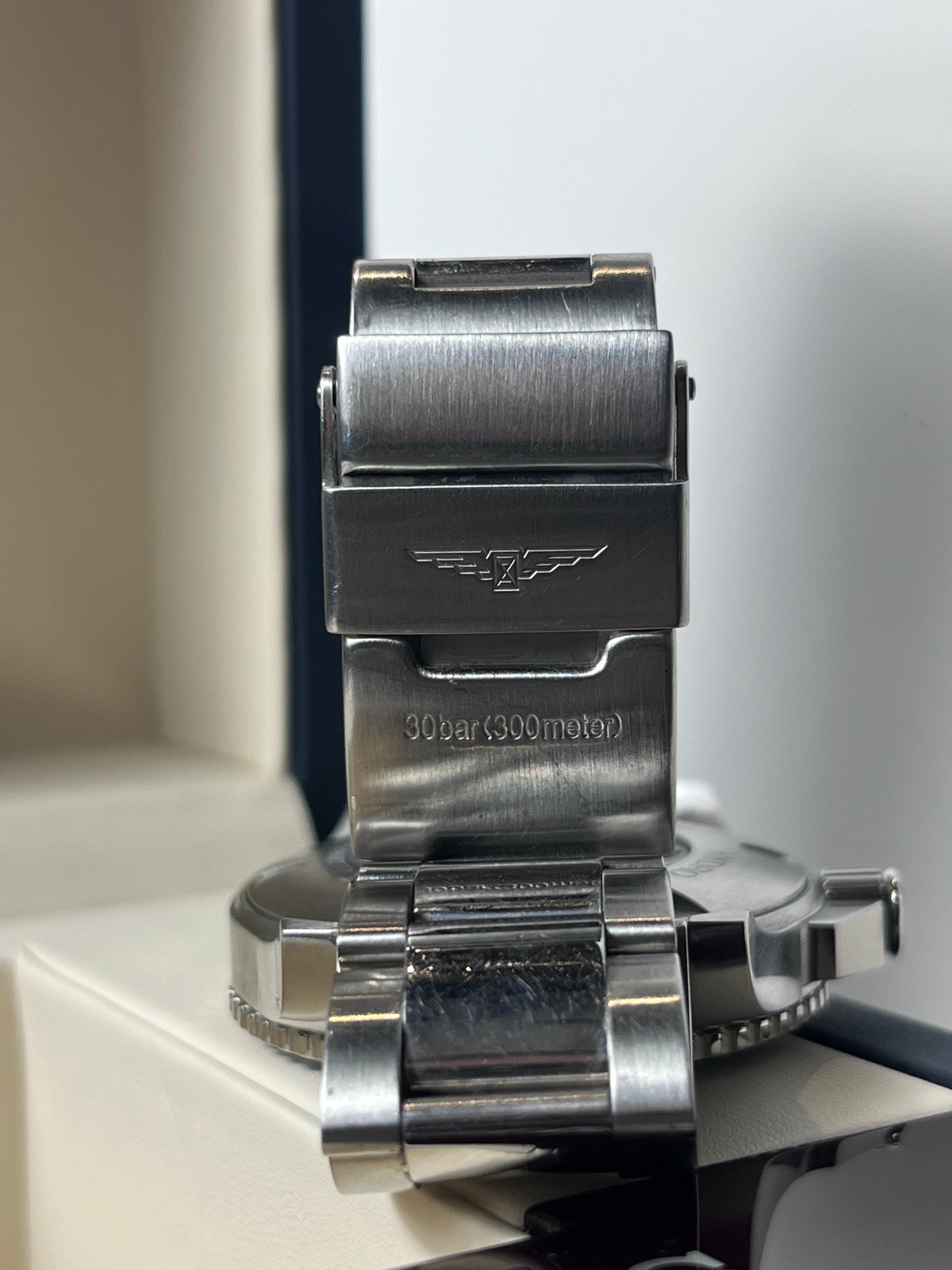 LONGINES HYDROCONQUEST AUTOMATIC SWISS STEEL PRELOVED BLUE SUNBURST DIAL WATCH
