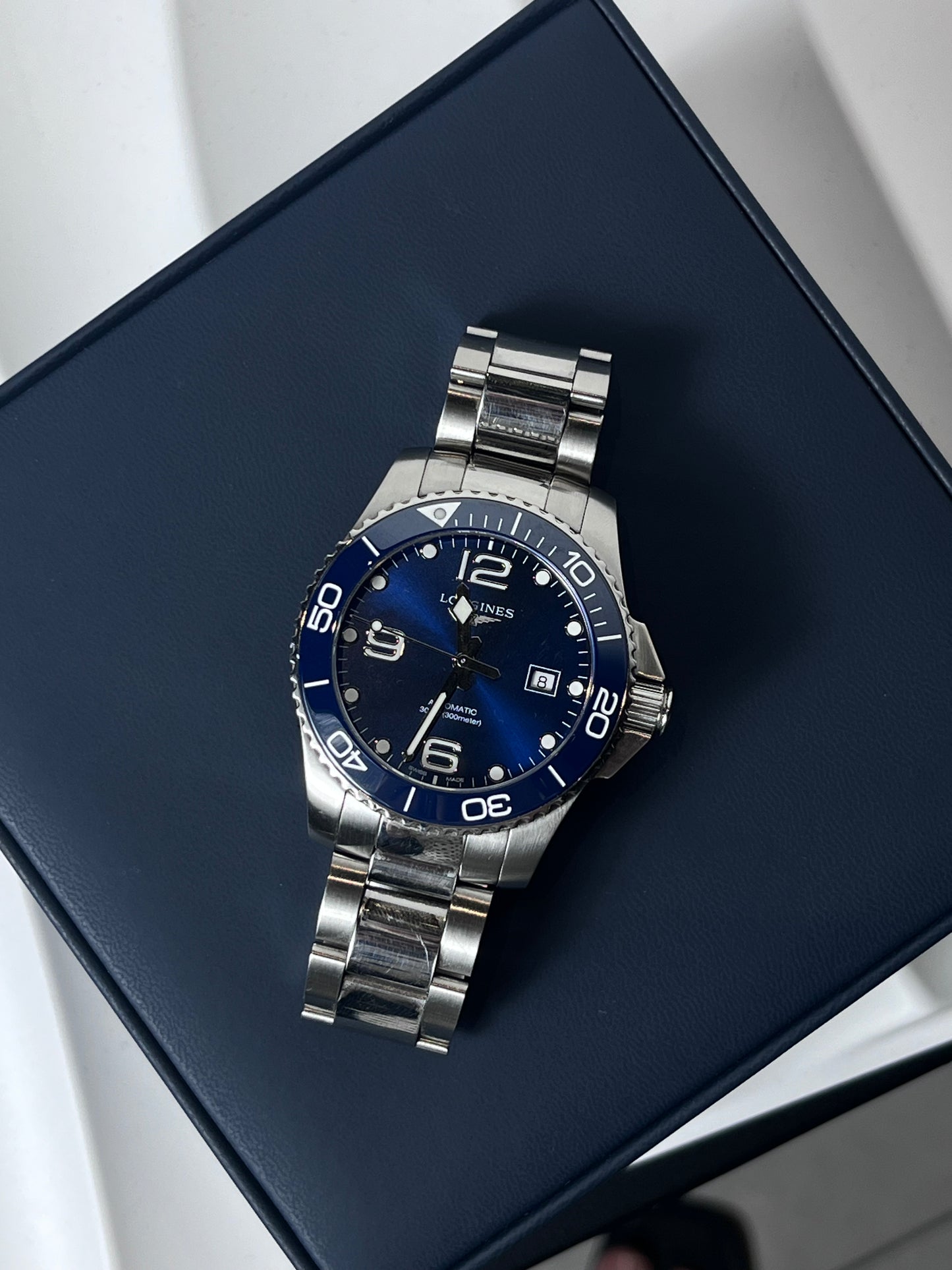 LONGINES HYDROCONQUEST AUTOMATIC SWISS STEEL PRELOVED BLUE SUNBURST DIAL WATCH