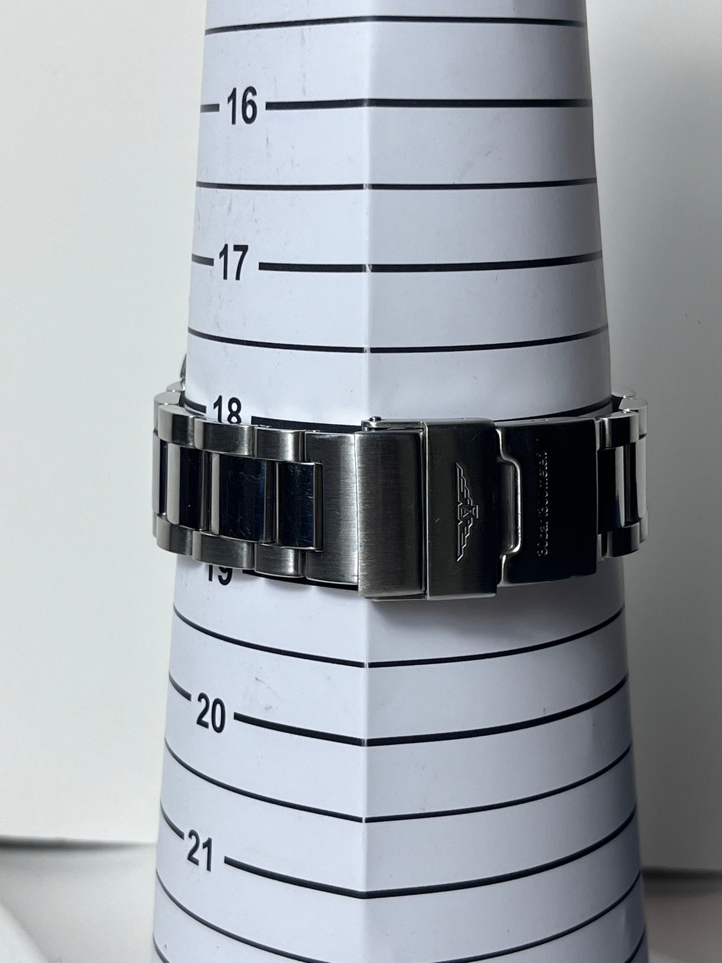LONGINES HYDROCONQUEST AUTOMATIC SWISS STEEL PRELOVED BLUE SUNBURST DIAL WATCH