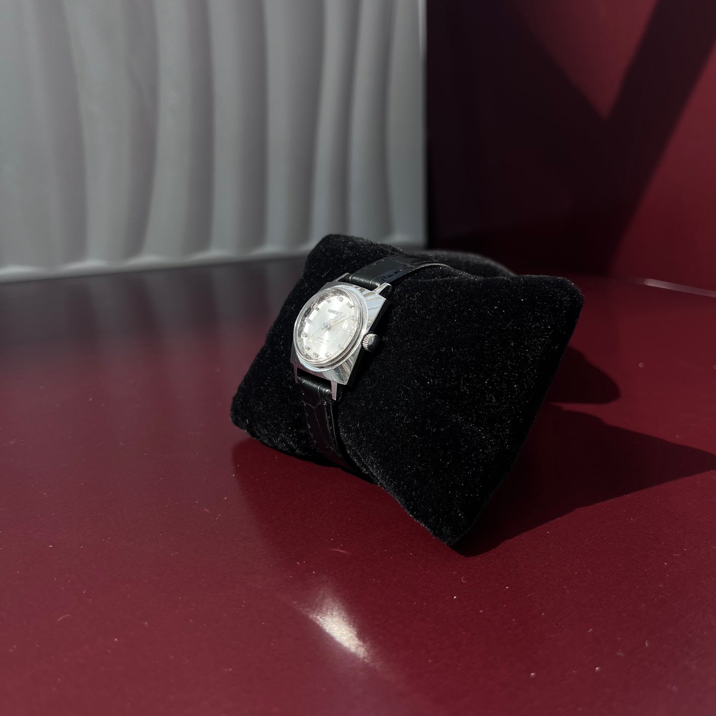 ORIENT 1980S SILVER DIAL STEEL CASE 1980S BLACK STRAP PRELOVED WATCH