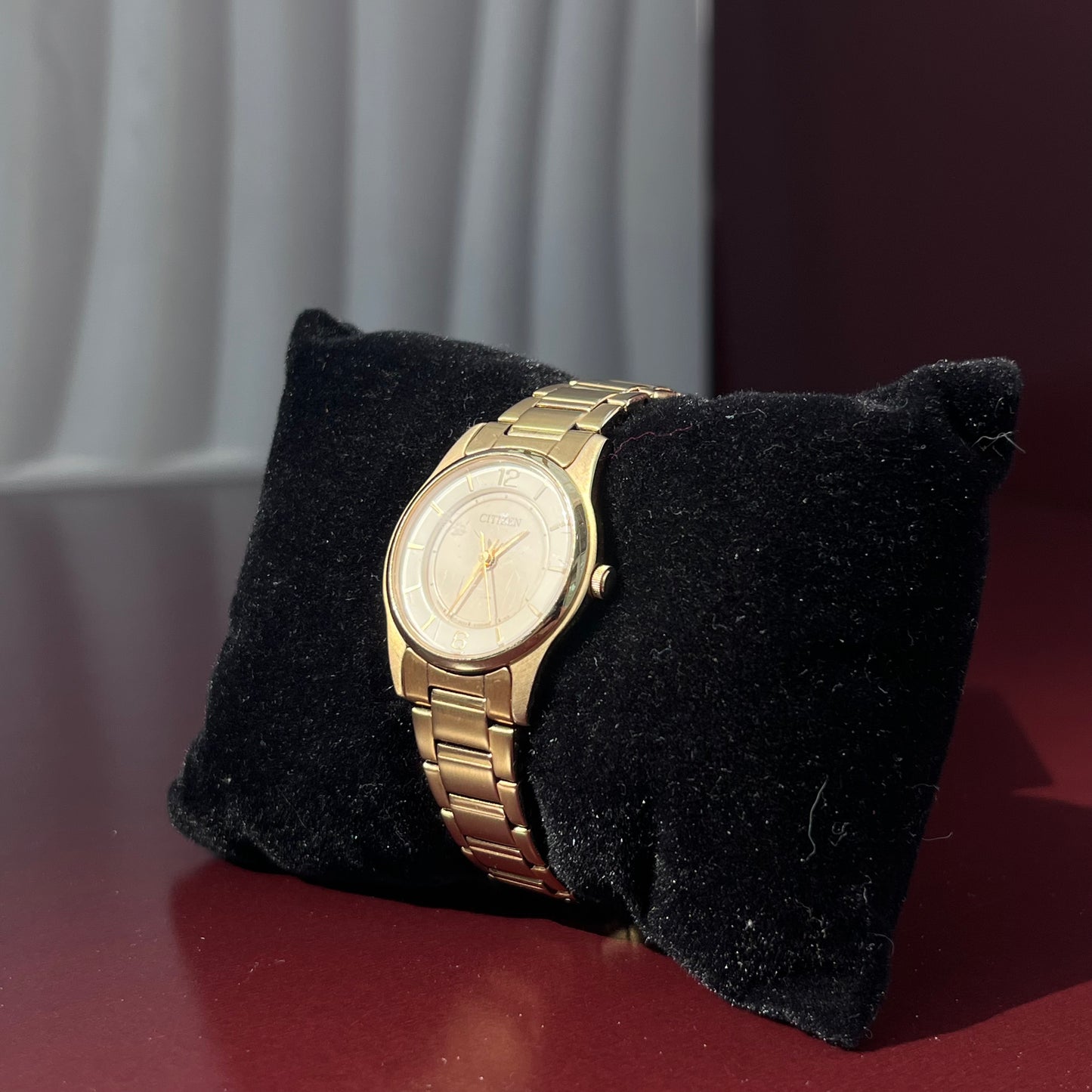 CITIZEN 2000S GOLD-TONE QUARTZ GOLD-TONE DIAL GOLD-TONE BRACELET WATCH