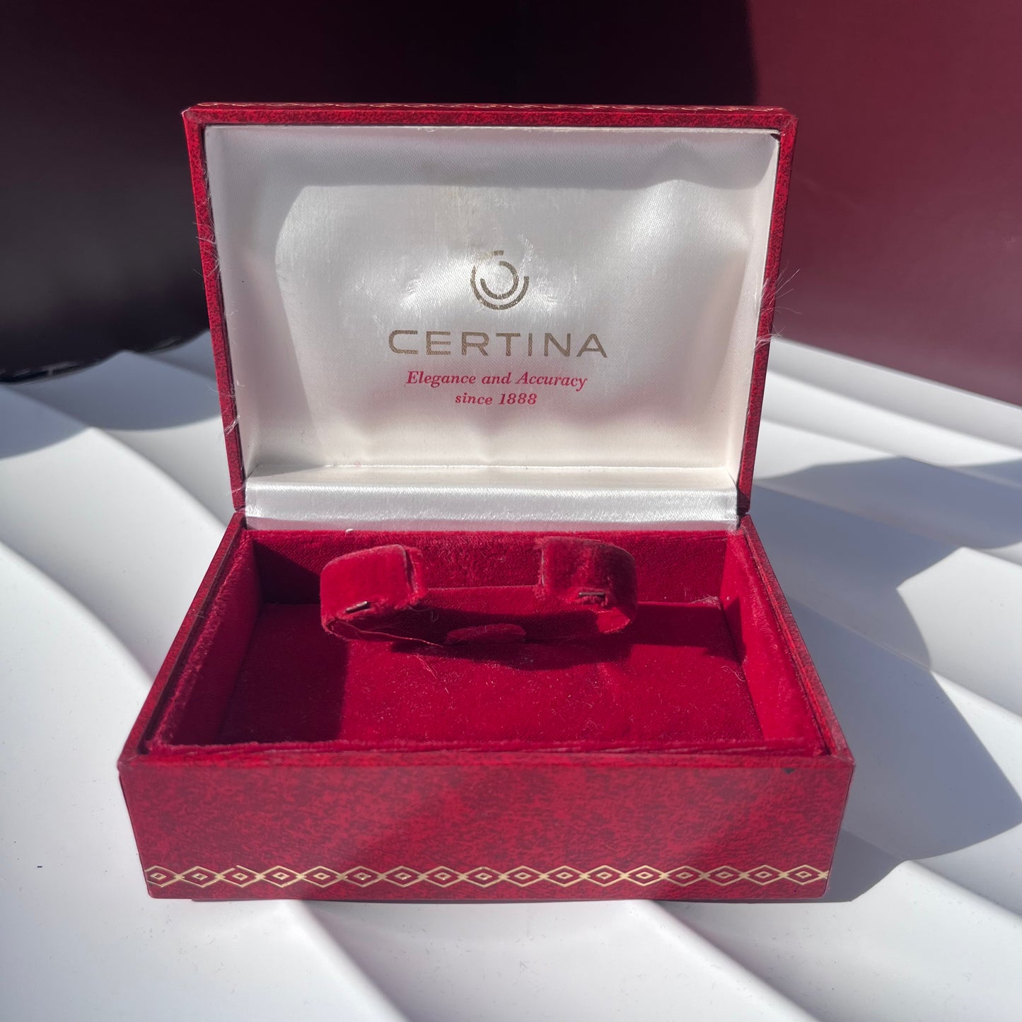 CERTINA VINTAGE WATCH PRESENTATION BOX RED ORIGINAL