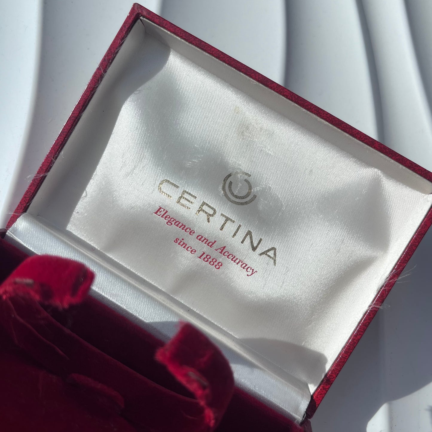 CERTINA VINTAGE WATCH PRESENTATION BOX RED ORIGINAL