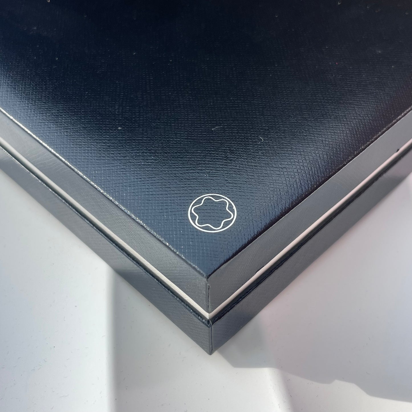 MONTBLANC WRITING INSTRUMENT PRESENTATION BOX WITH SERVICE GUIDE FULL SET