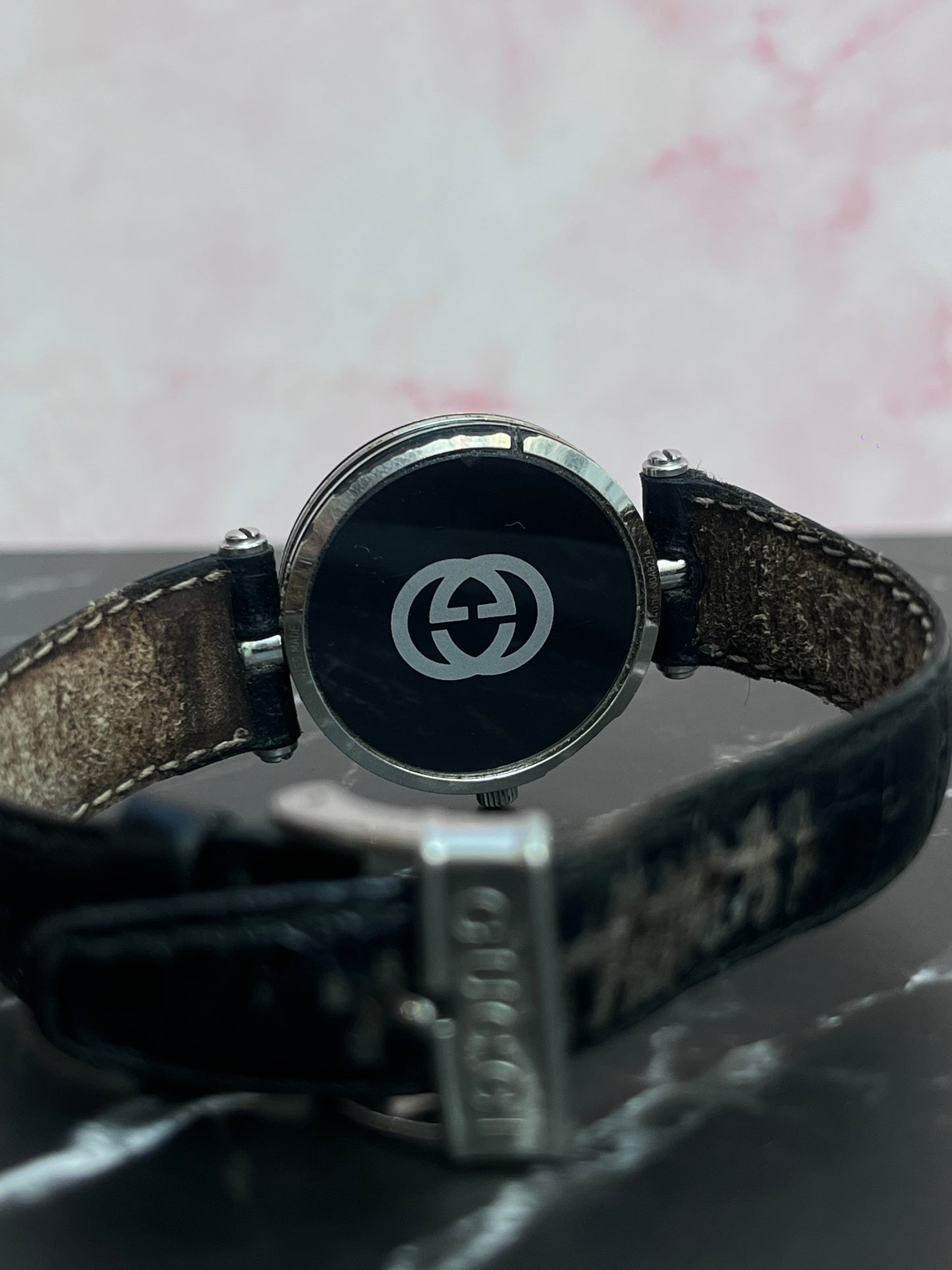 GUCCI BLACK ROMAN LINEN DIAL QUARTZ SWISS PRELOVED WATCH