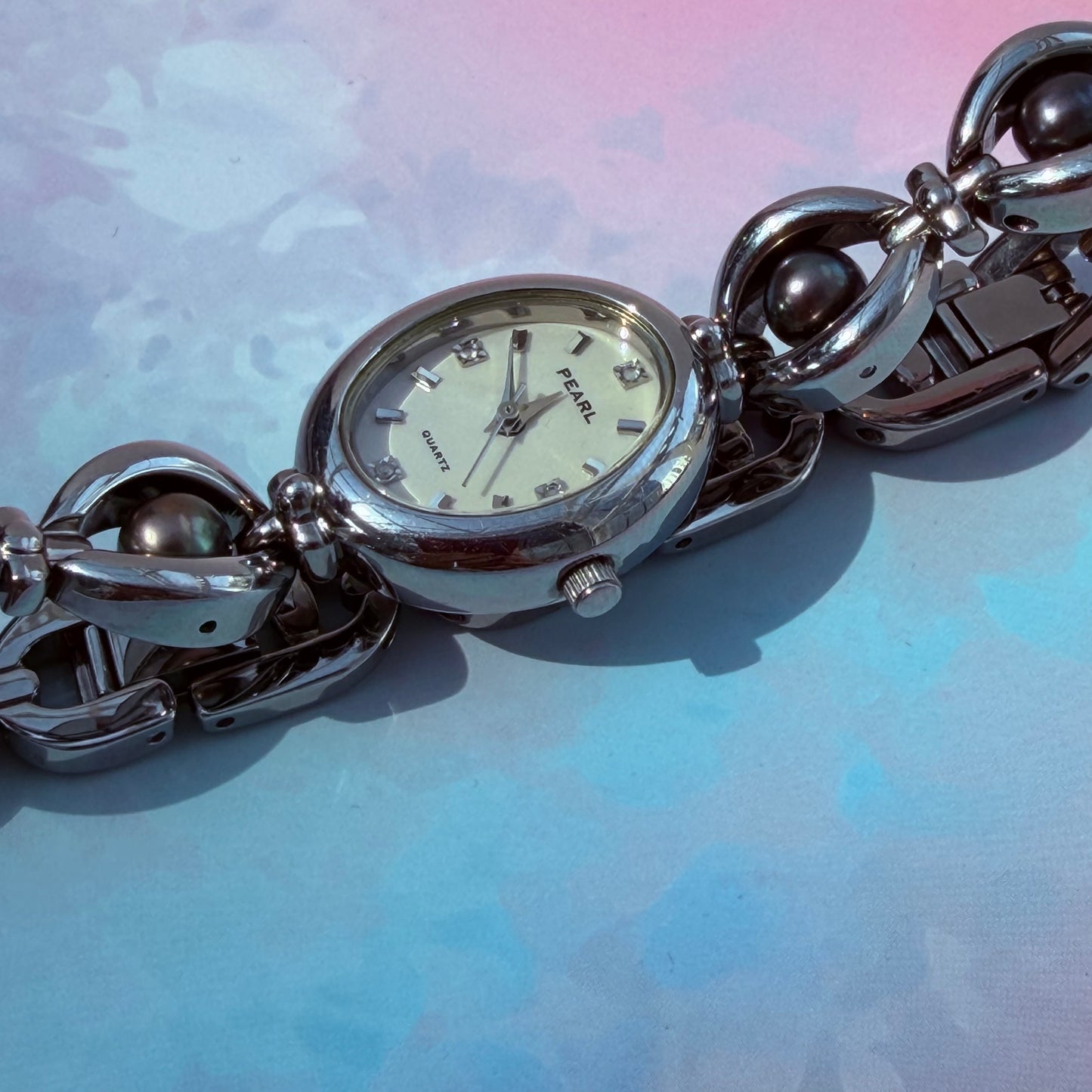 PEARL QUARTZ OVAL DIAL JAPAN PRE-LOVED WATCH