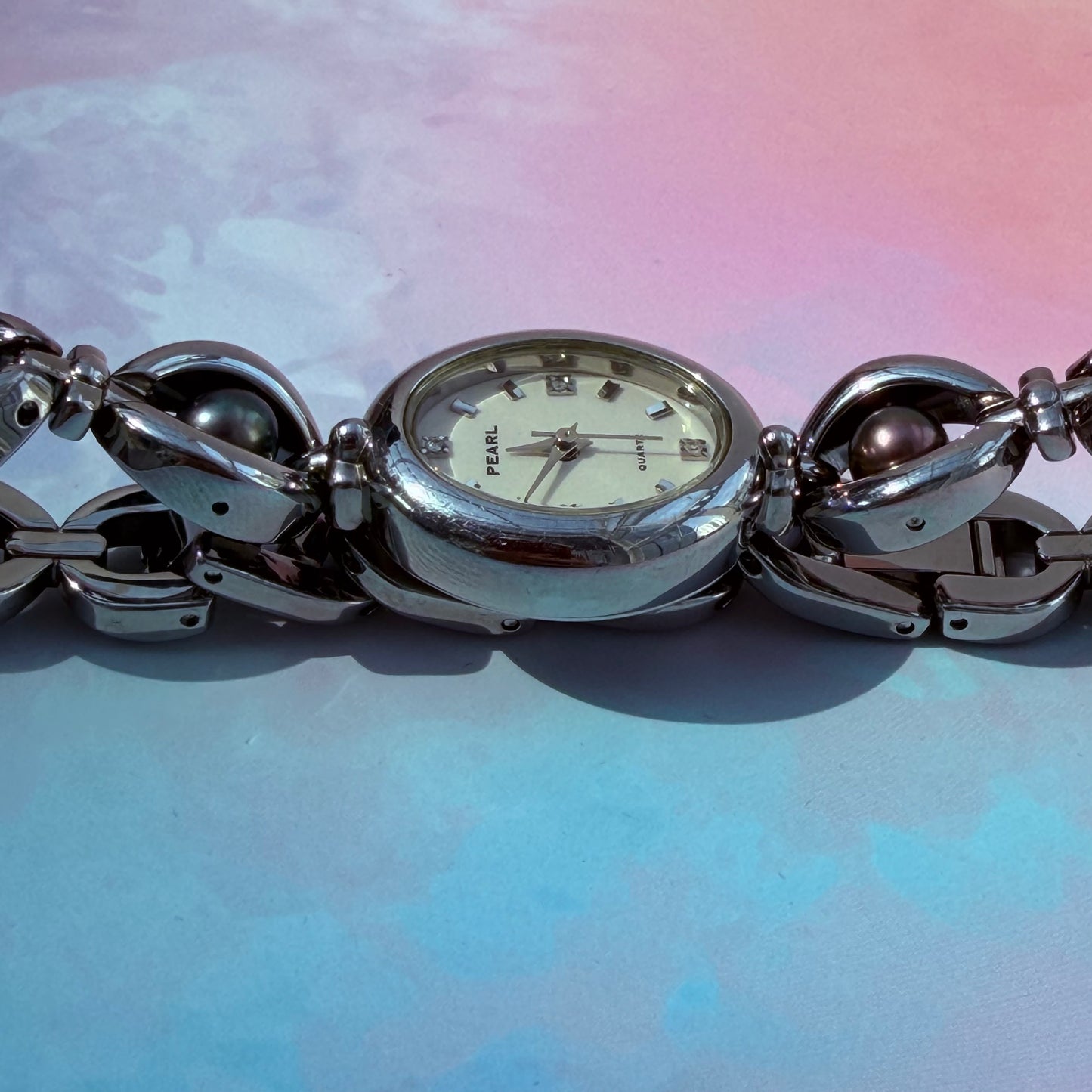 PEARL QUARTZ OVAL DIAL JAPAN PRE-LOVED WATCH