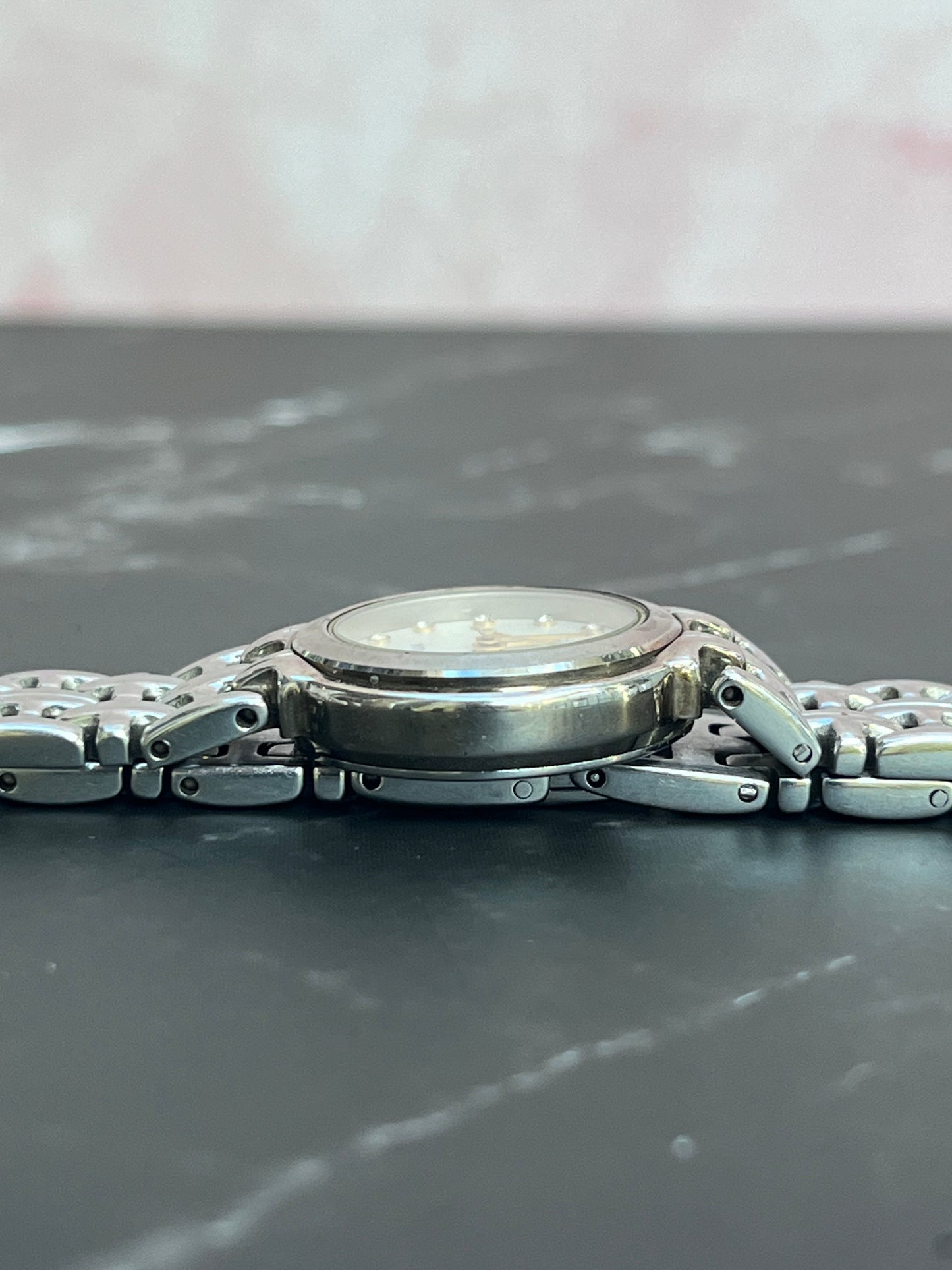 AMOUR MOTHER OF PEARL QUARTZ CRYSTAL DIAL JAPAN PRELOVED WATCH