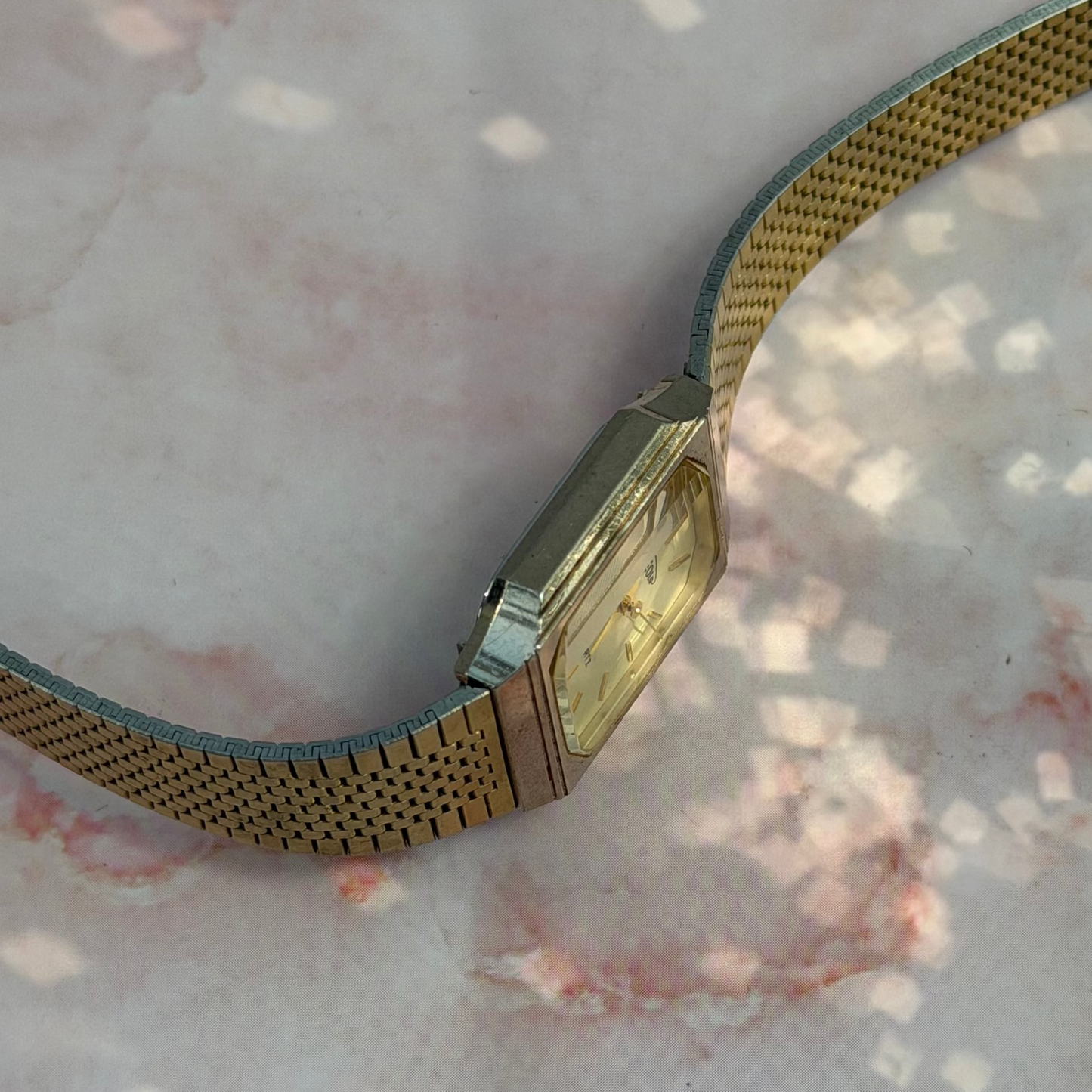 AUREOLE QUARTZ SWISS PRE-LOVED WATCH