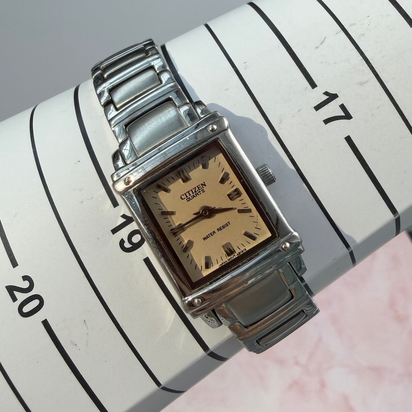 CITIZEN QUARTZ WATER RESIST PRE-LOVED WATCH