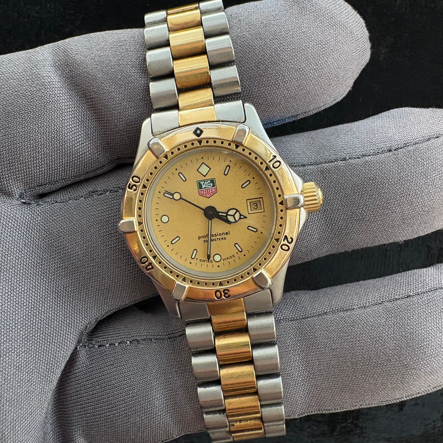 TAG HEUER PROFESSIONAL DIVER LADIES WATCH 26MM QUARTZ SWISS