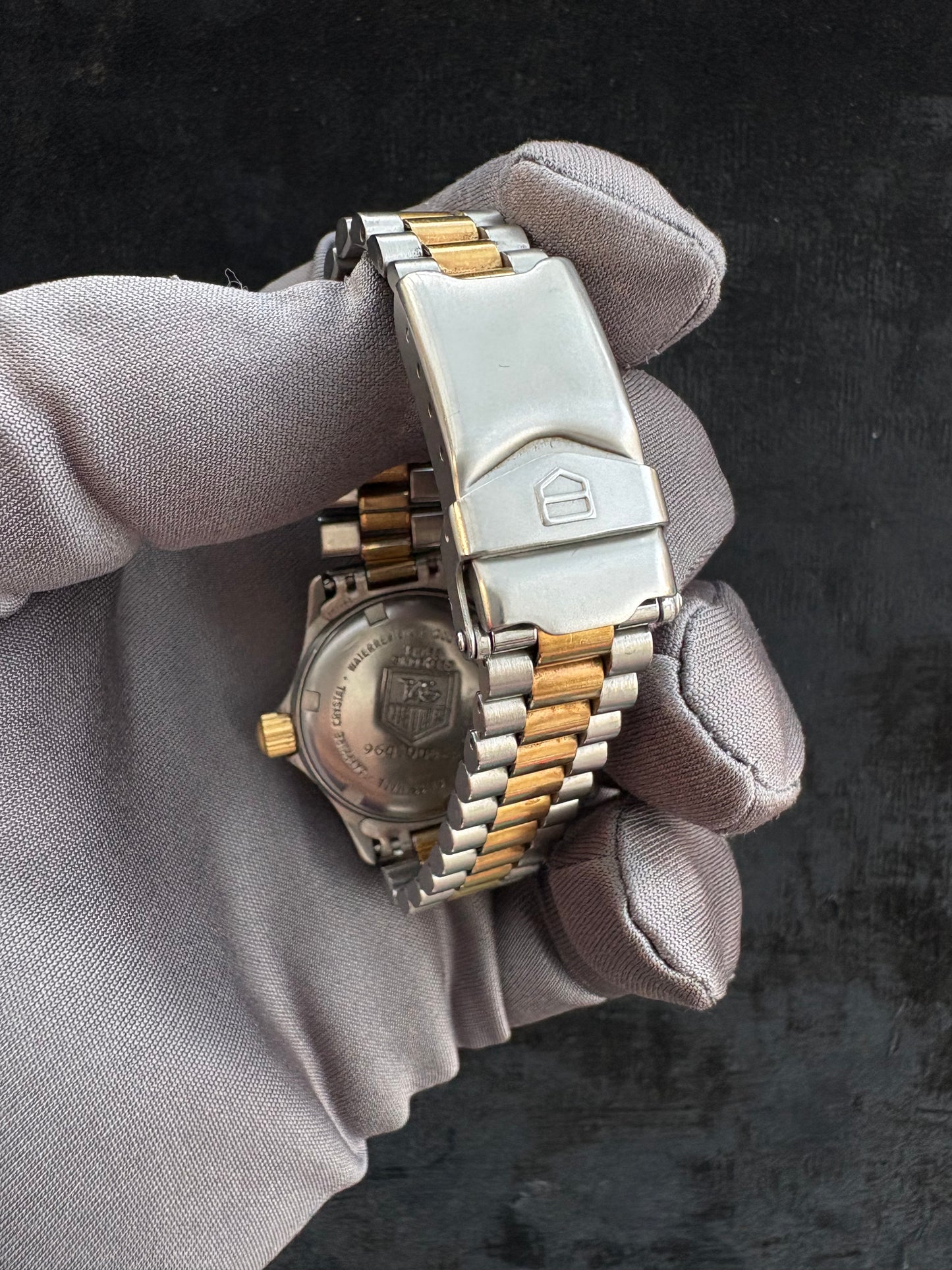 TAG HEUER PROFESSIONAL DIVER LADIES WATCH 26MM QUARTZ SWISS