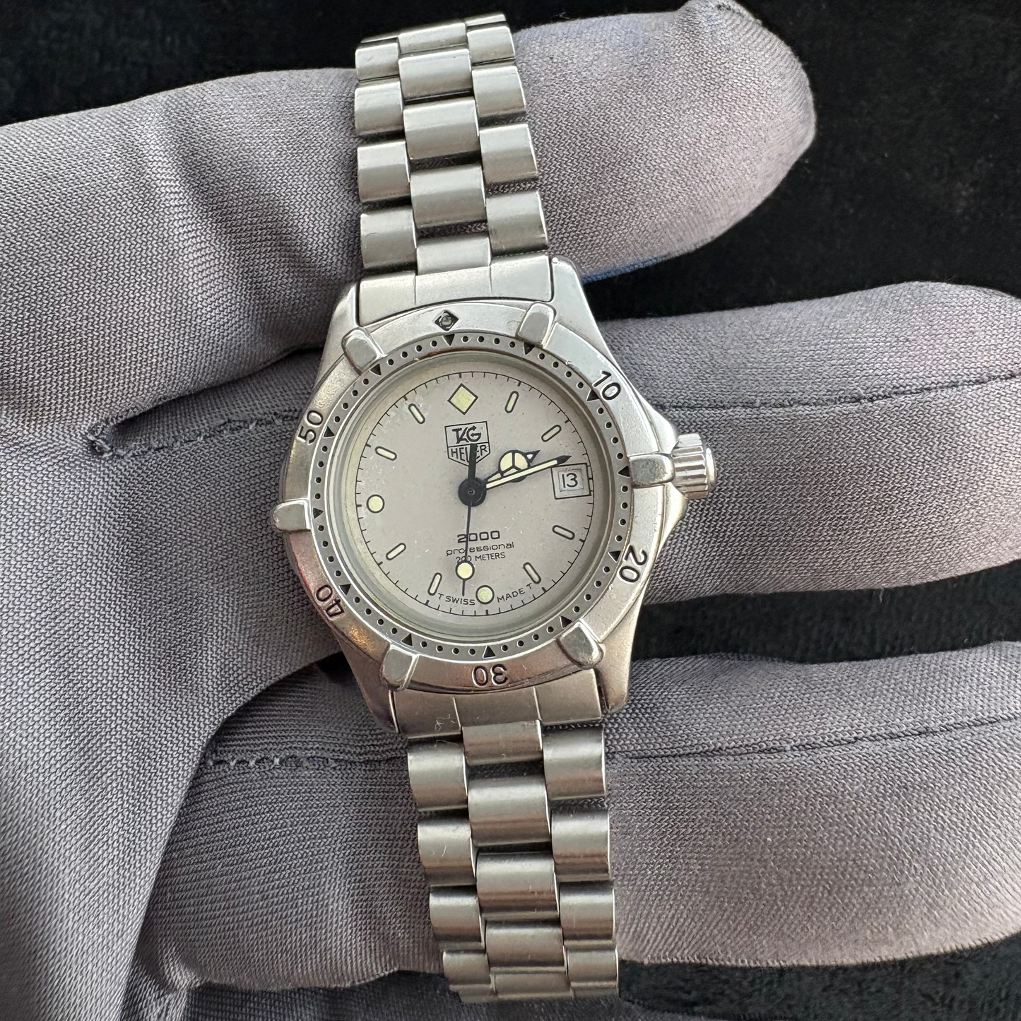 TAGHUER 2000 PROFESSIONAL LADIES QUARTZ WATCH WITH STEEL CASE PREOWNED SWISS