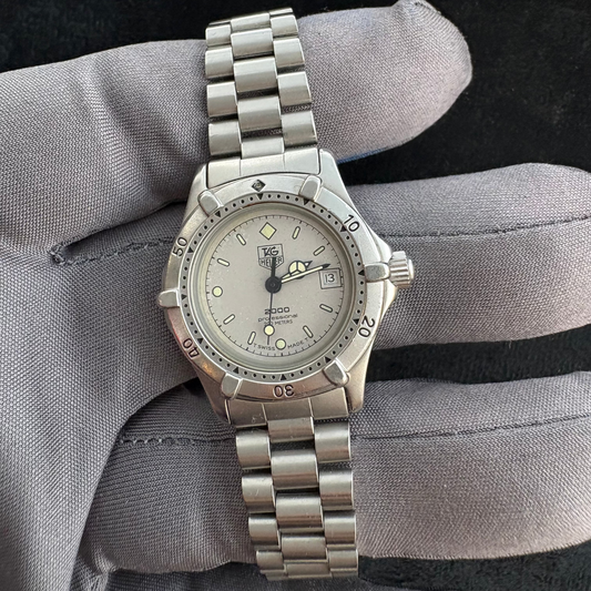 TAGHUER 2000 PROFESSIONAL LADIES QUARTZ WATCH WITH STEEL CASE PREOWNED SWISS
