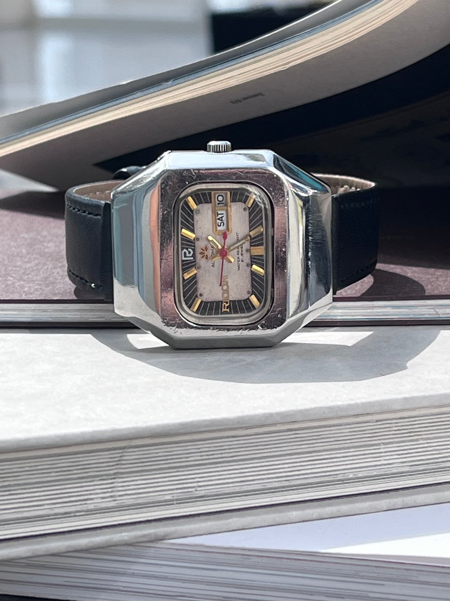 RICOH AUTOMATIC DAY-DATE 21 JEWELS TV SHAPE STAINLESS STEEL JAPAN PRE-LOVED VINTAGE WATCH
