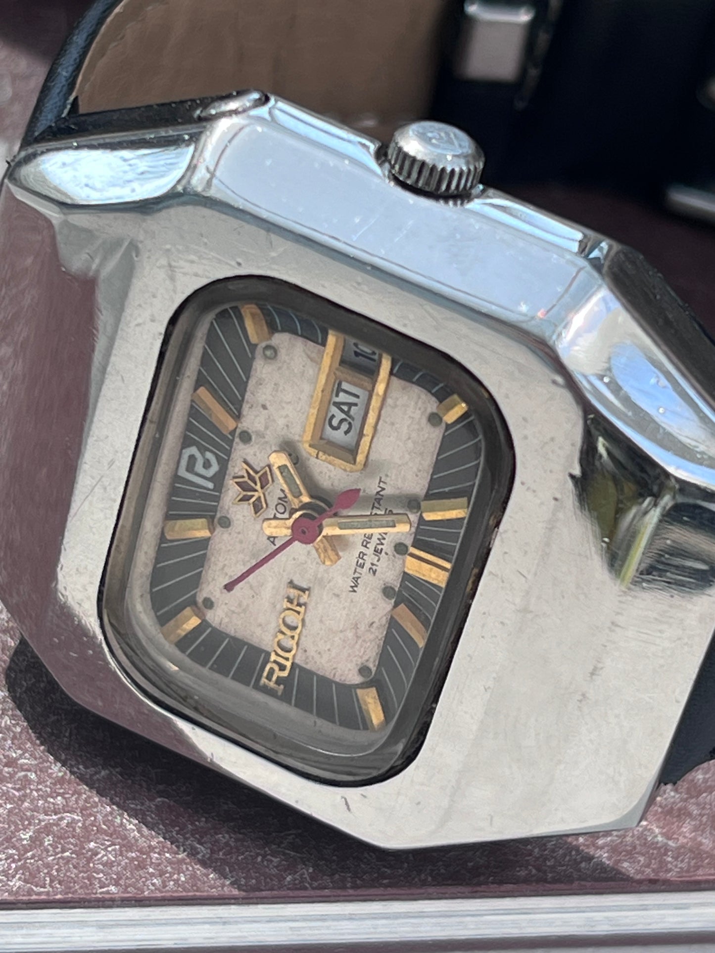 RICOH AUTOMATIC DAY-DATE 21 JEWELS TV SHAPE STAINLESS STEEL JAPAN PRE-LOVED VINTAGE WATCH