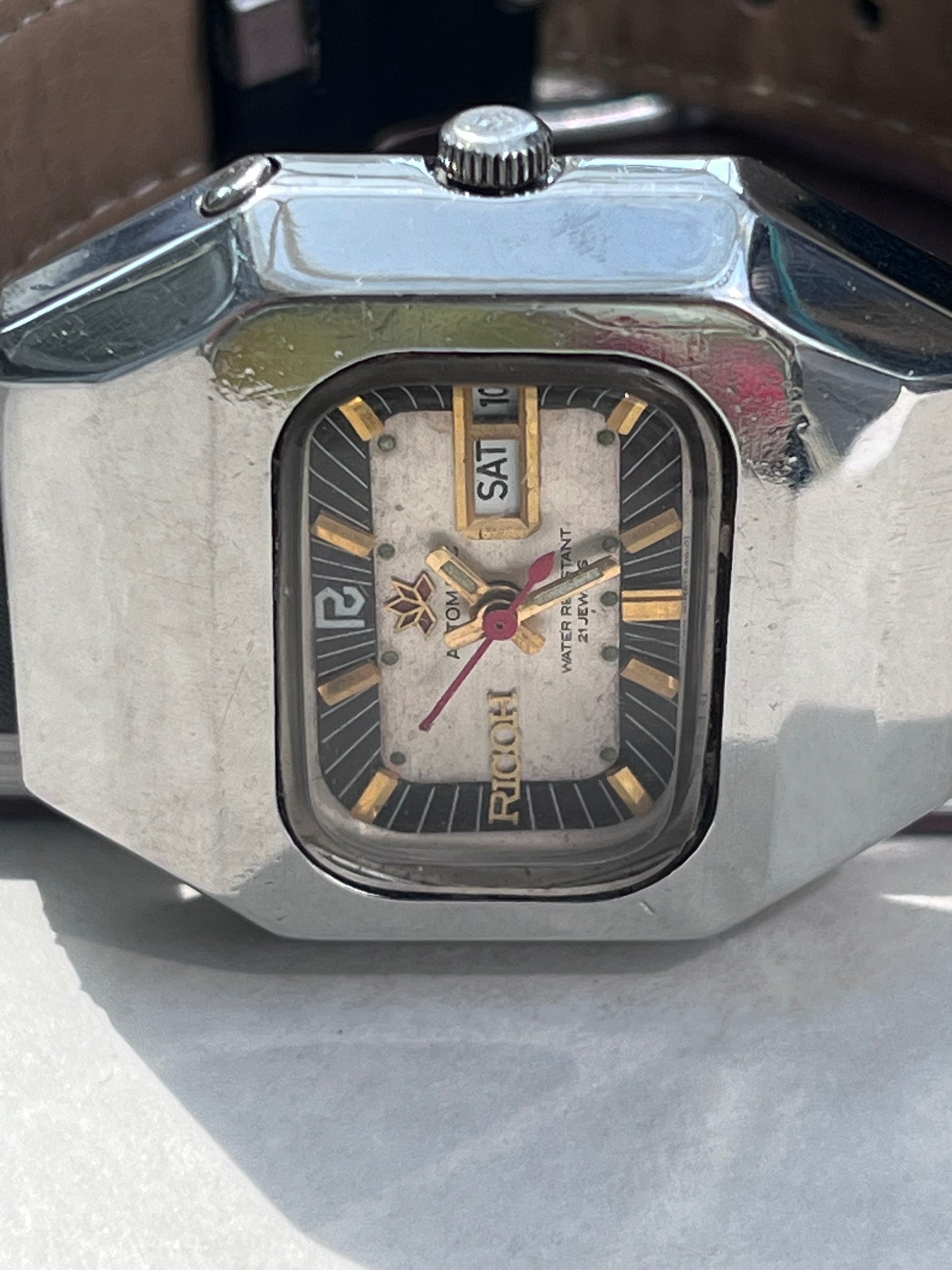 RICOH AUTOMATIC DAY-DATE 21 JEWELS TV SHAPE STAINLESS STEEL JAPAN PRE-LOVED VINTAGE WATCH