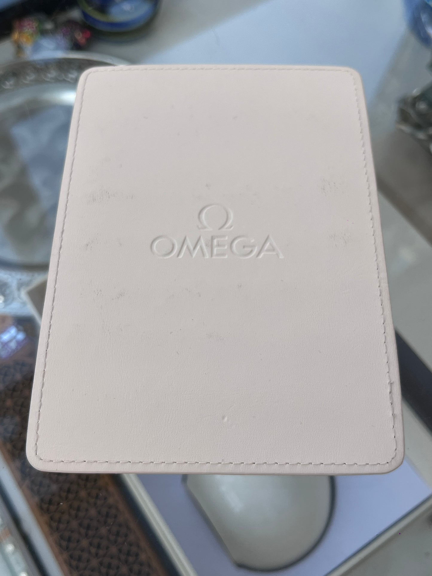 OMEGA WHITE LEATHER CARD HOLDER WITH 8 CARD SLOTS PRE-LOVED