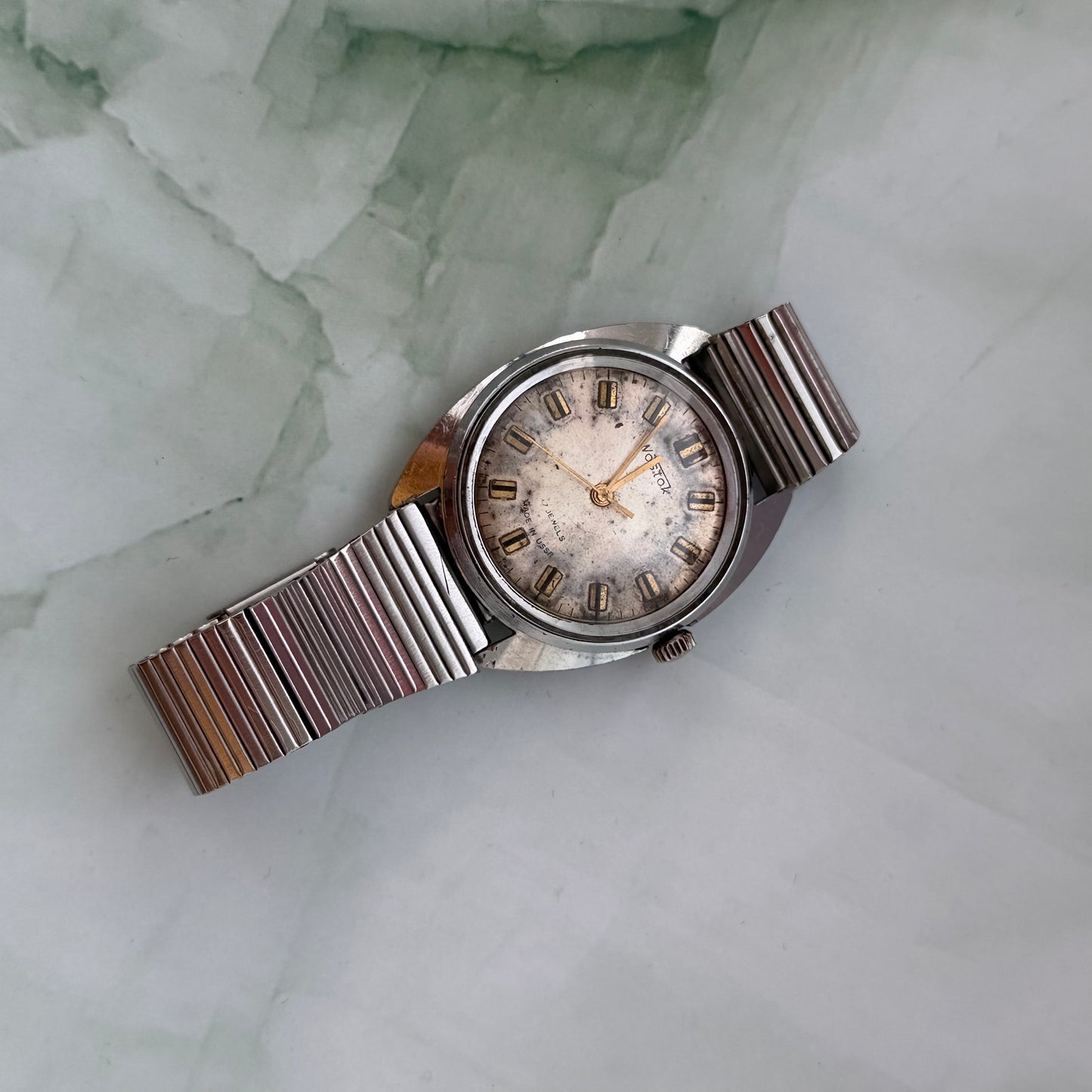 WOSTOK 17 JEWELS MANUAL WINDING USSR PRE-LOVED WATCH