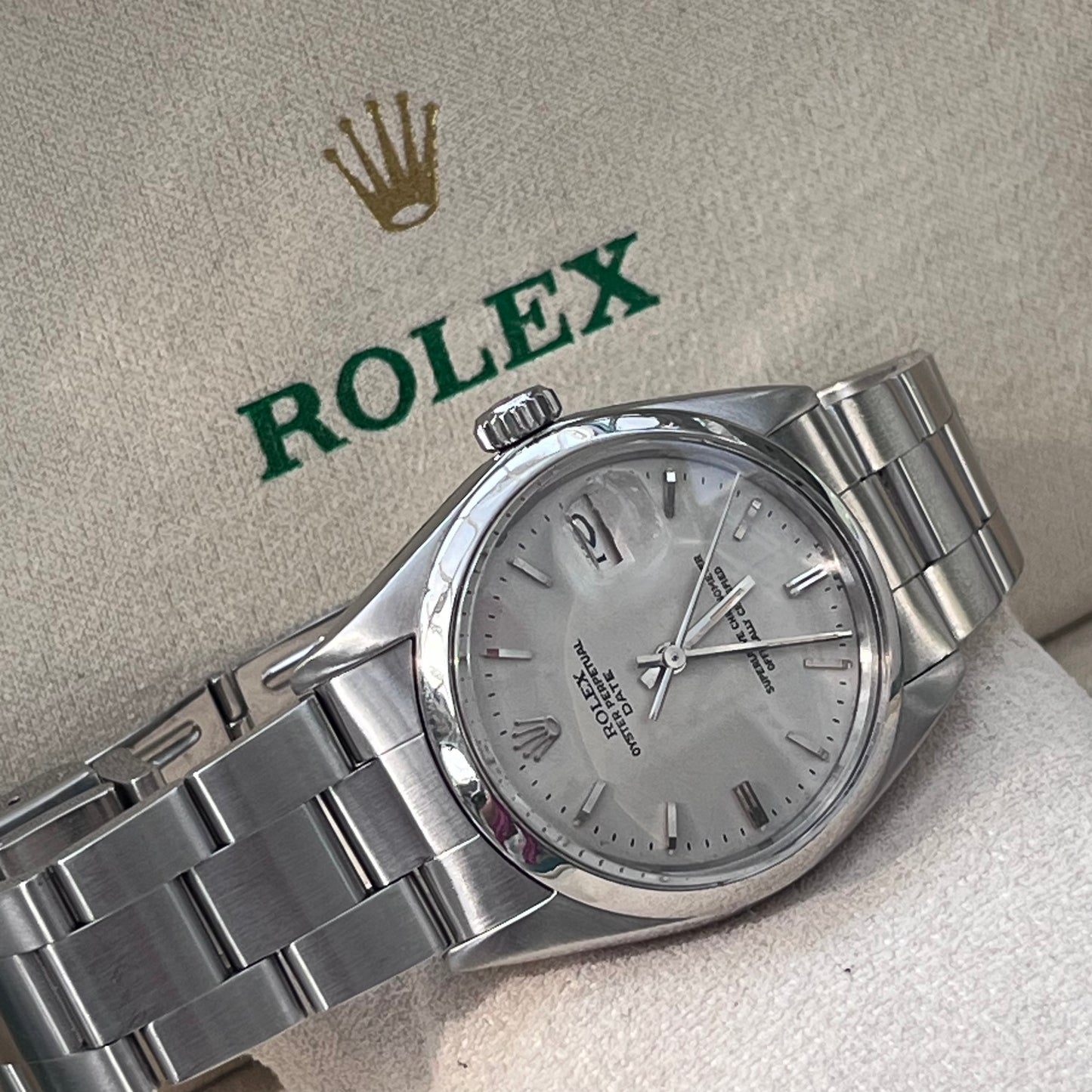 ROLEX OYSTER PERPETUAL DATE AUTOMATIC CHRONOMETER SWISS PRE-LOVED WATCH