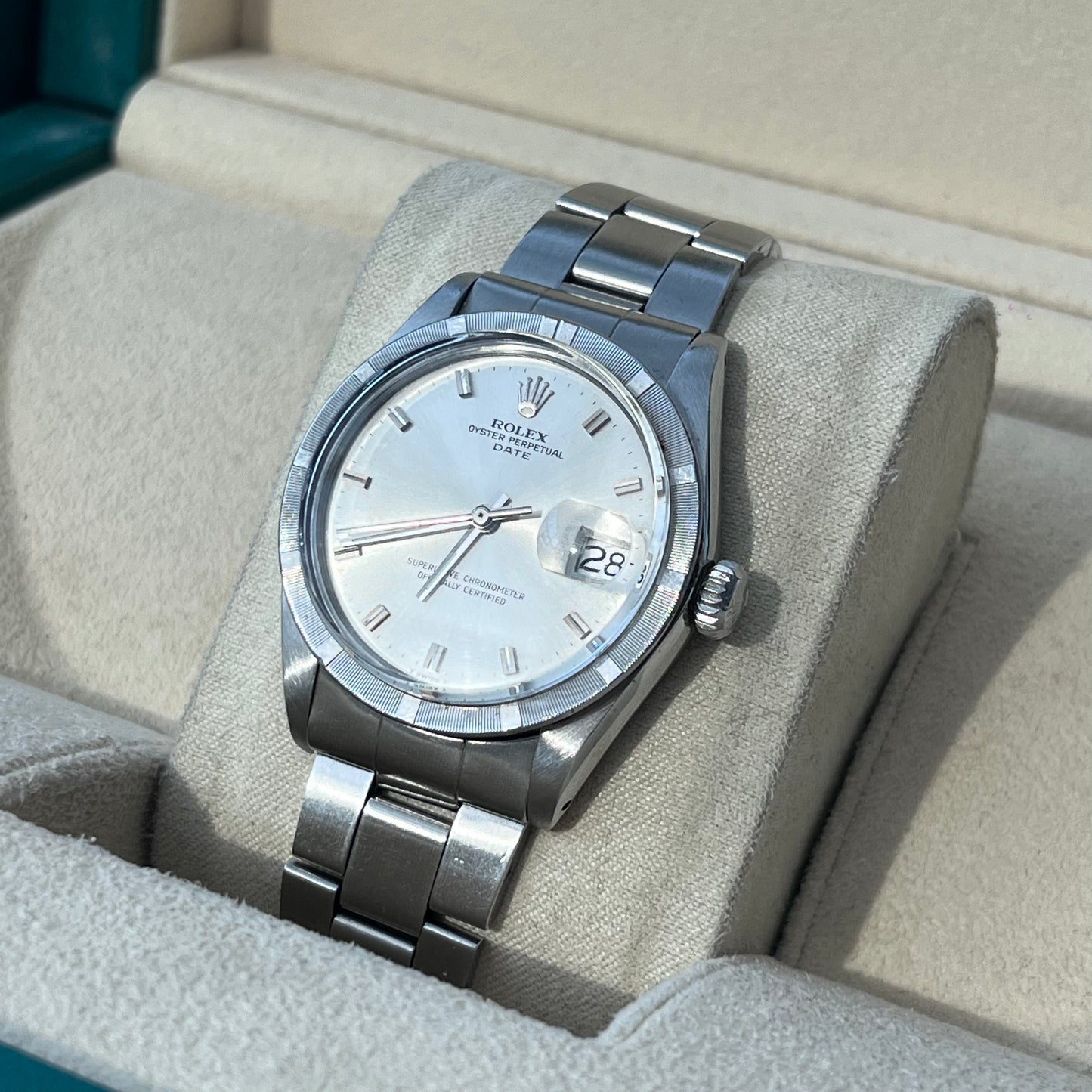 ROLEX OYSTER PERPETUAL DATE 1970s AUTOMATIC CHRONOMETER SWISS PRE-LOVED WATCH