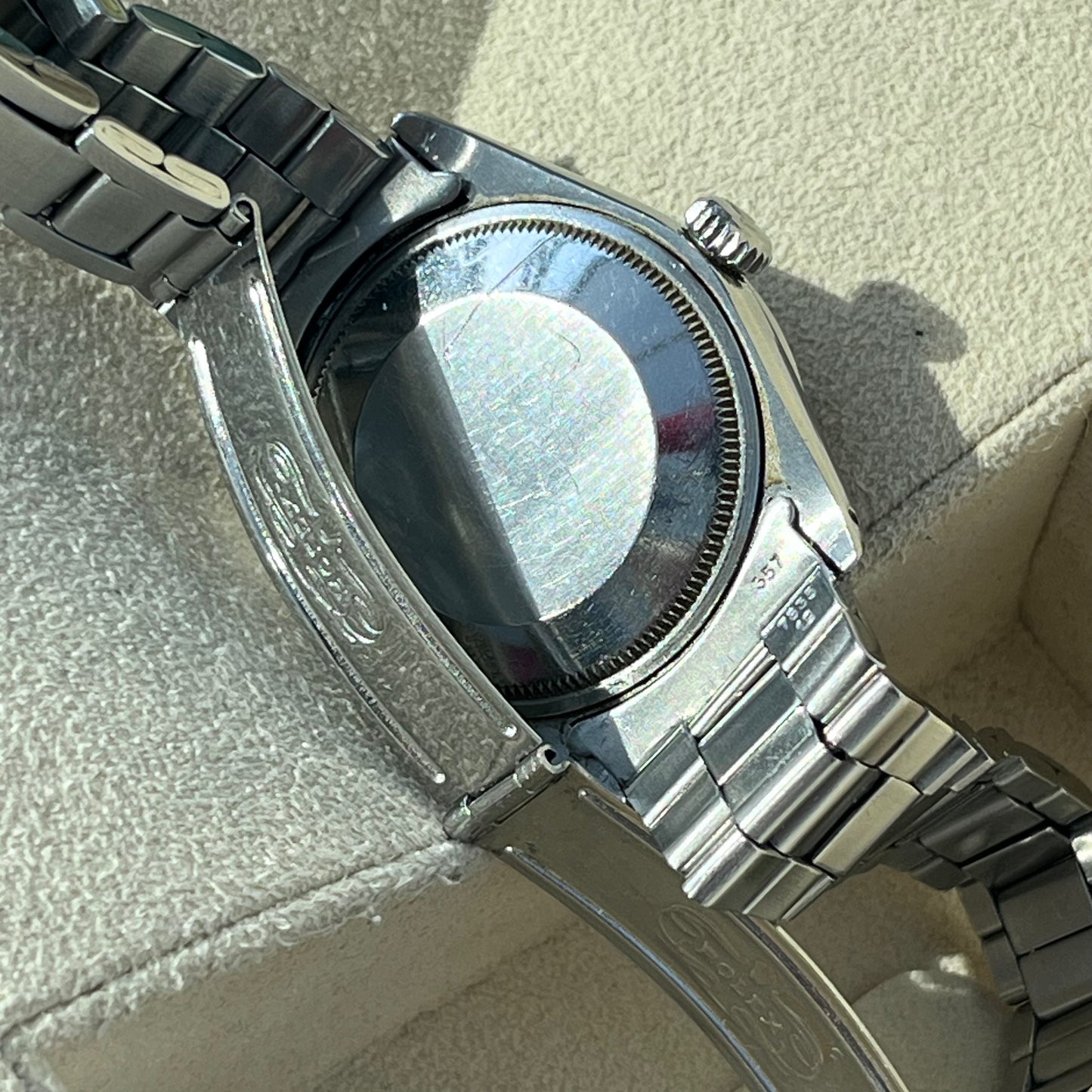 ROLEX OYSTER PERPETUAL DATE 1970s AUTOMATIC CHRONOMETER SWISS PRE-LOVED WATCH